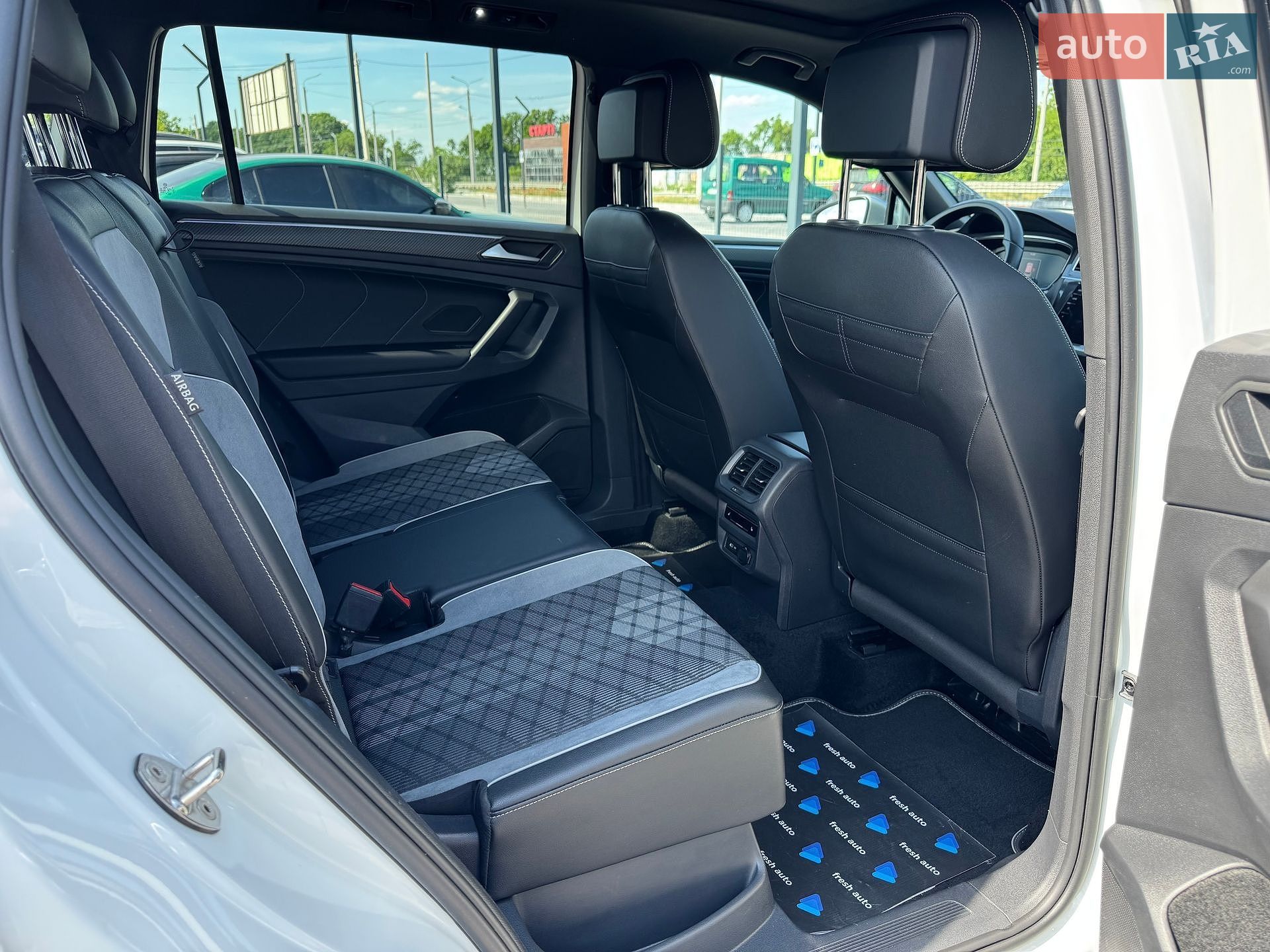 Volkswagen Tiguan Allspace 2022 VIN WVGZZZ5NXPM033558 фото оголошення 37 з 43