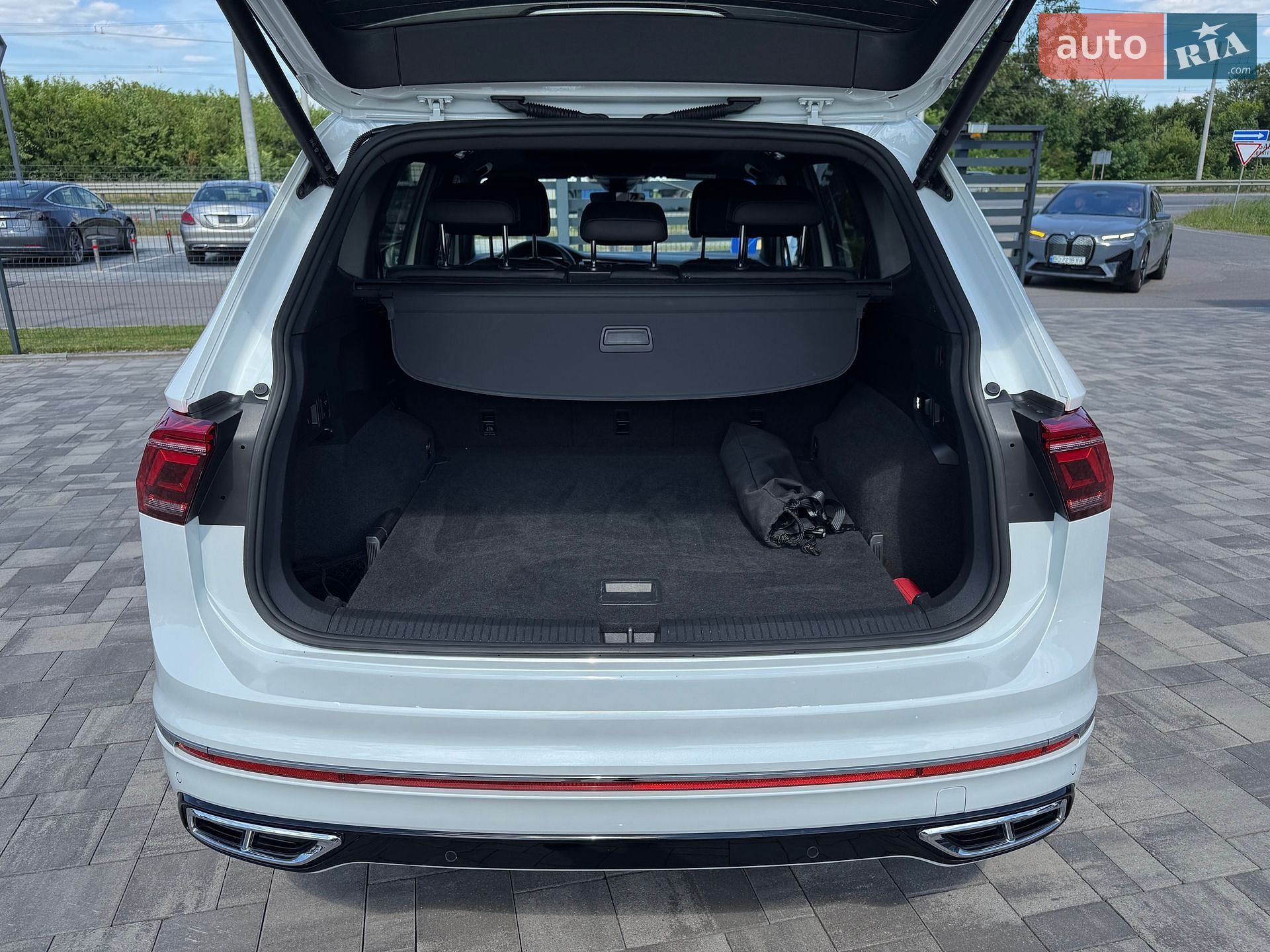 Volkswagen Tiguan Allspace 2022 VIN WVGZZZ5NXPM033558 фото оголошення 32 з 43