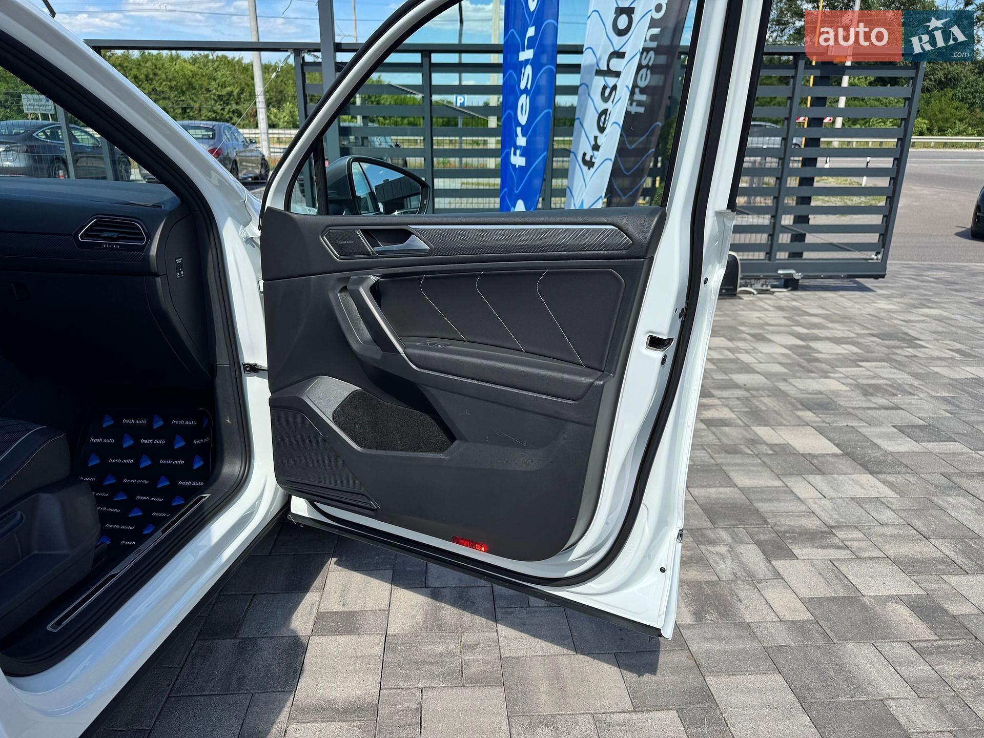Volkswagen Tiguan Allspace 2022 VIN WVGZZZ5NXPM033558 фото оголошення 38 з 43