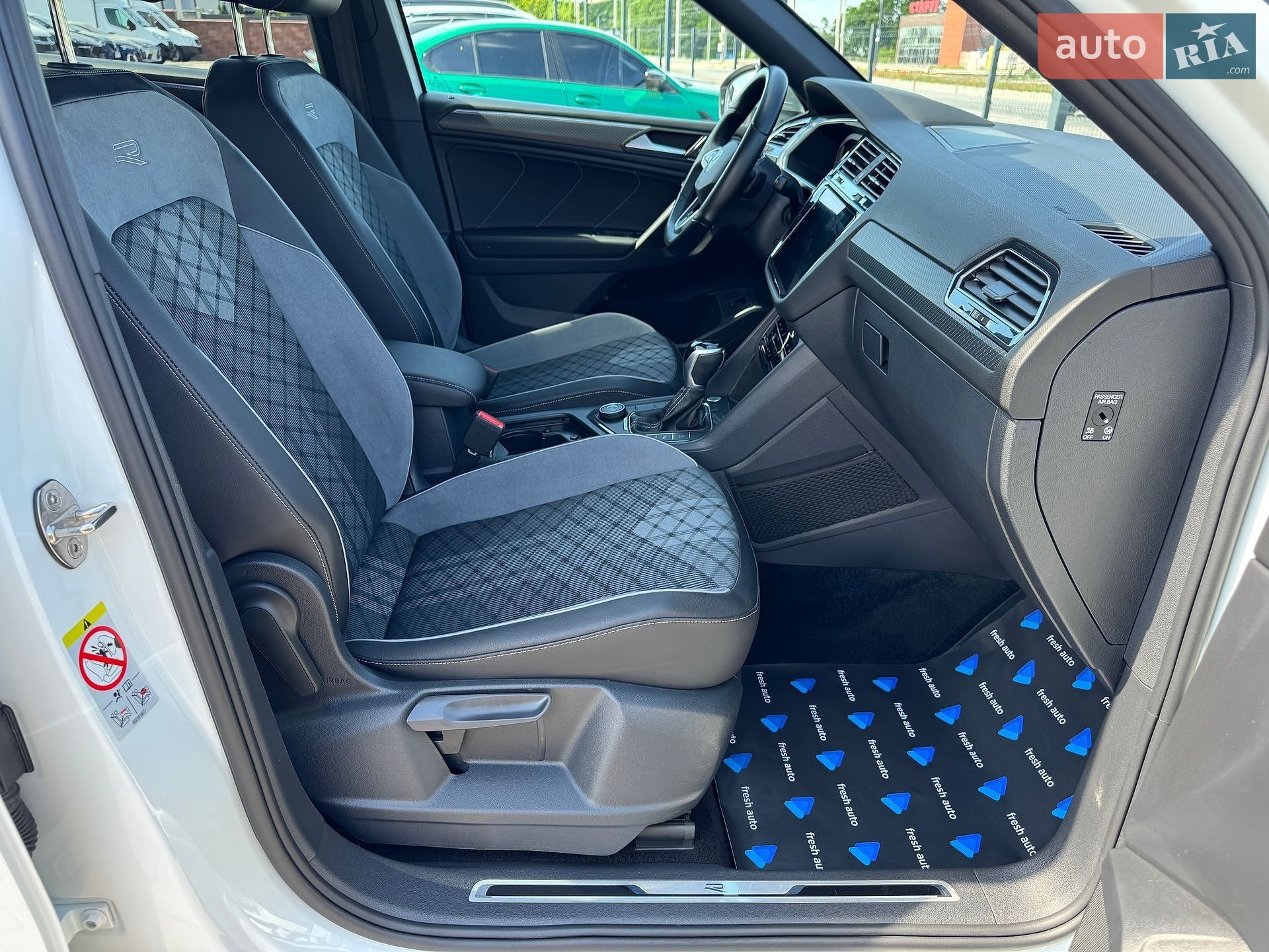 Volkswagen Tiguan Allspace 2022 VIN WVGZZZ5NXPM033558 фото оголошення 41 з 43
