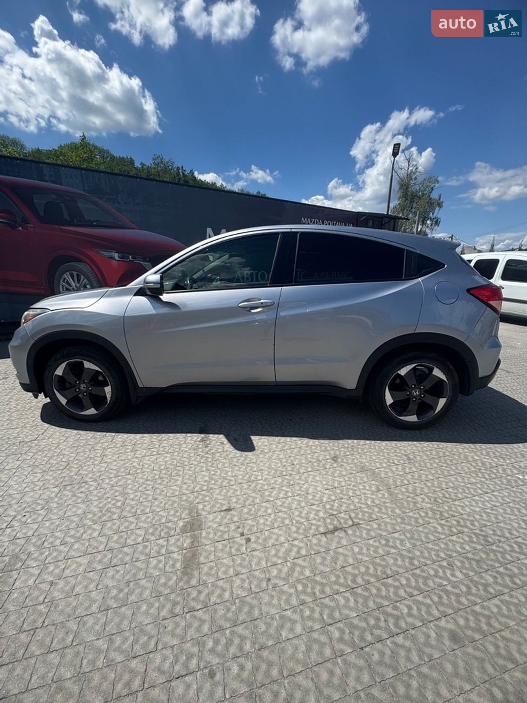 Honda HR-V 2018 VIN 3CZRU6H51JM717546 фото оголошення 6 з 20