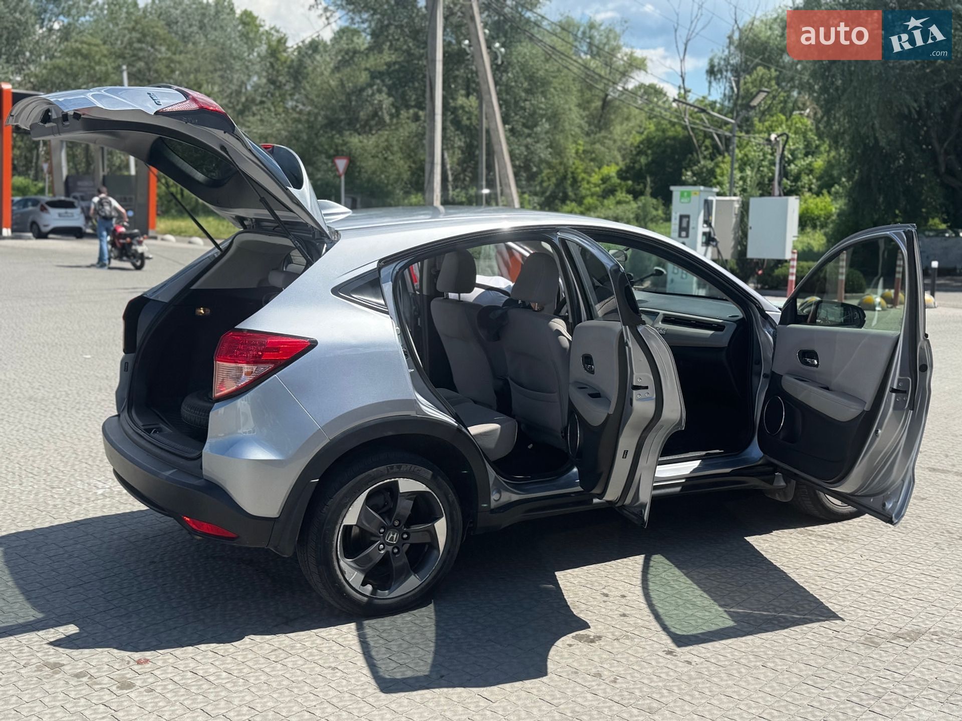 Honda HR-V 2018 VIN 3CZRU6H51JM717546 фото оголошення 12 з 20