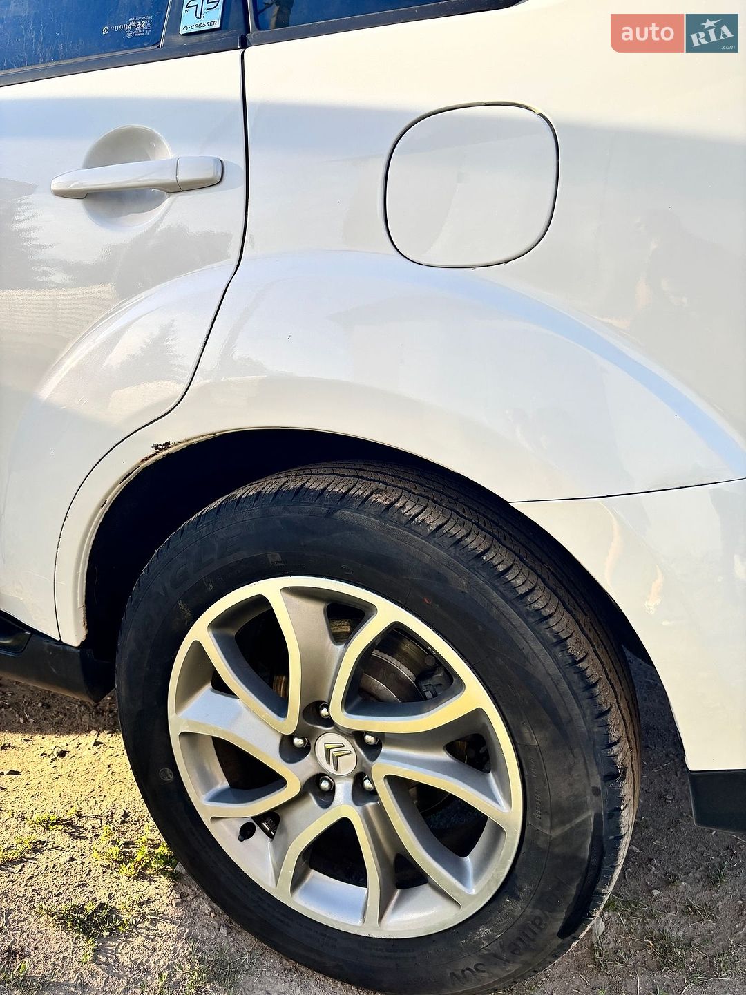 Citroen C-Crosser 2012 VIN VF7VU4HK8BU904632 фото оголошення 2 з 16