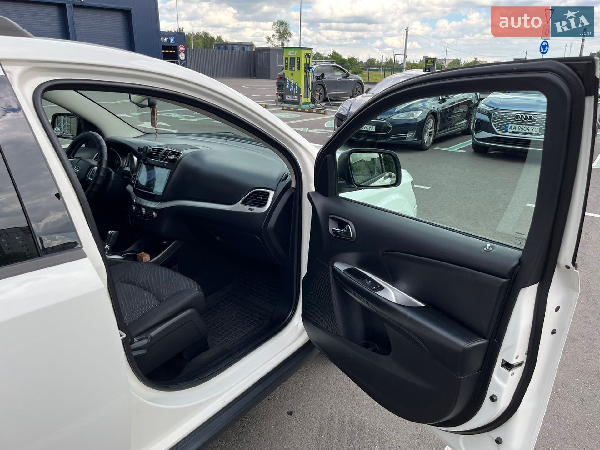 Dodge Journey 2017 VIN 3C4PDCBB8HT675449 фото оголошення 8 з 20