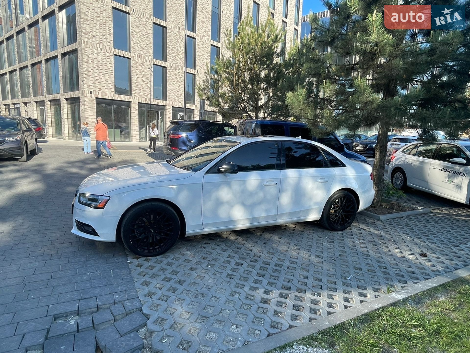 Audi A4 2013 VIN WAUFFAFL4DN044346 фото оголошення 2 з 11