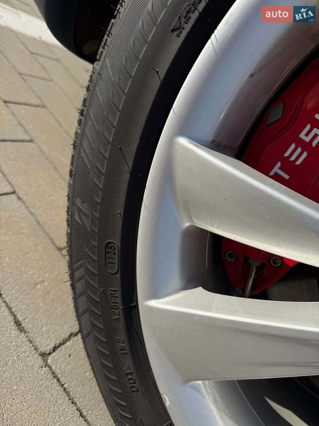 Tesla Model S 2018 VIN 5YJSA1E24JF282880 фото оголошення 13 з 31