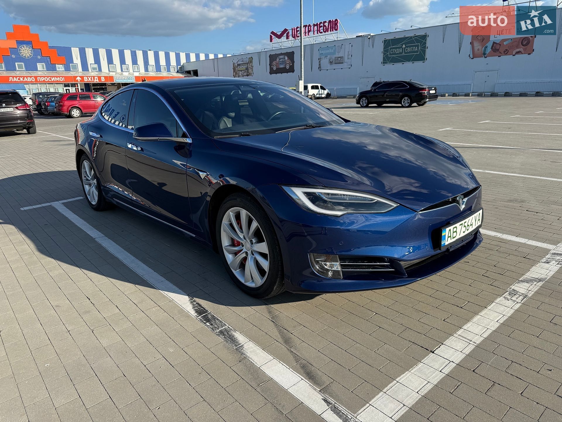 Tesla Model S 2018 VIN 5YJSA1E24JF282880 фото оголошення 17 з 31
