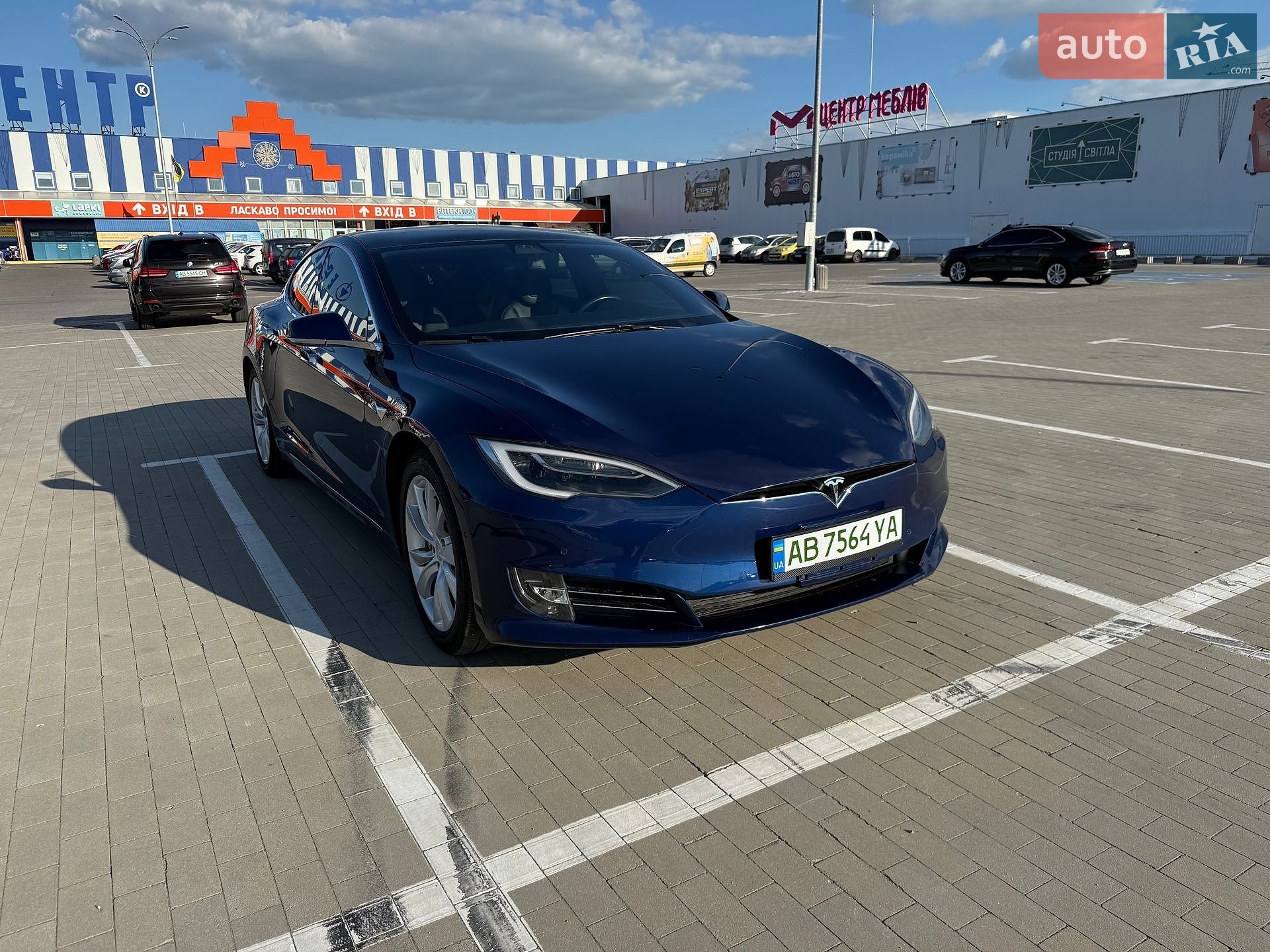 Tesla Model S 2018 VIN 5YJSA1E24JF282880 фото оголошення 18 з 31