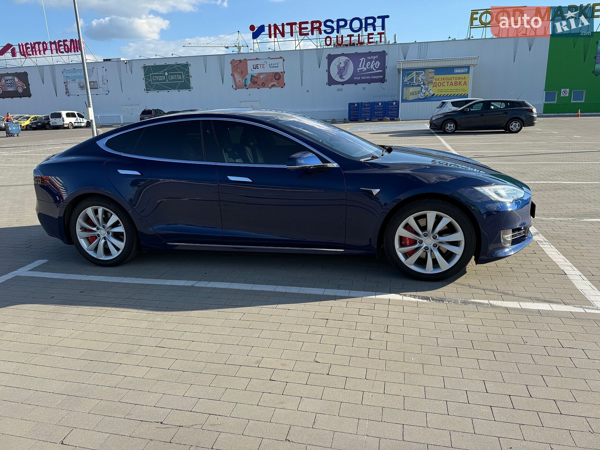 Tesla Model S 2018 VIN 5YJSA1E24JF282880 фото оголошення 20 з 31
