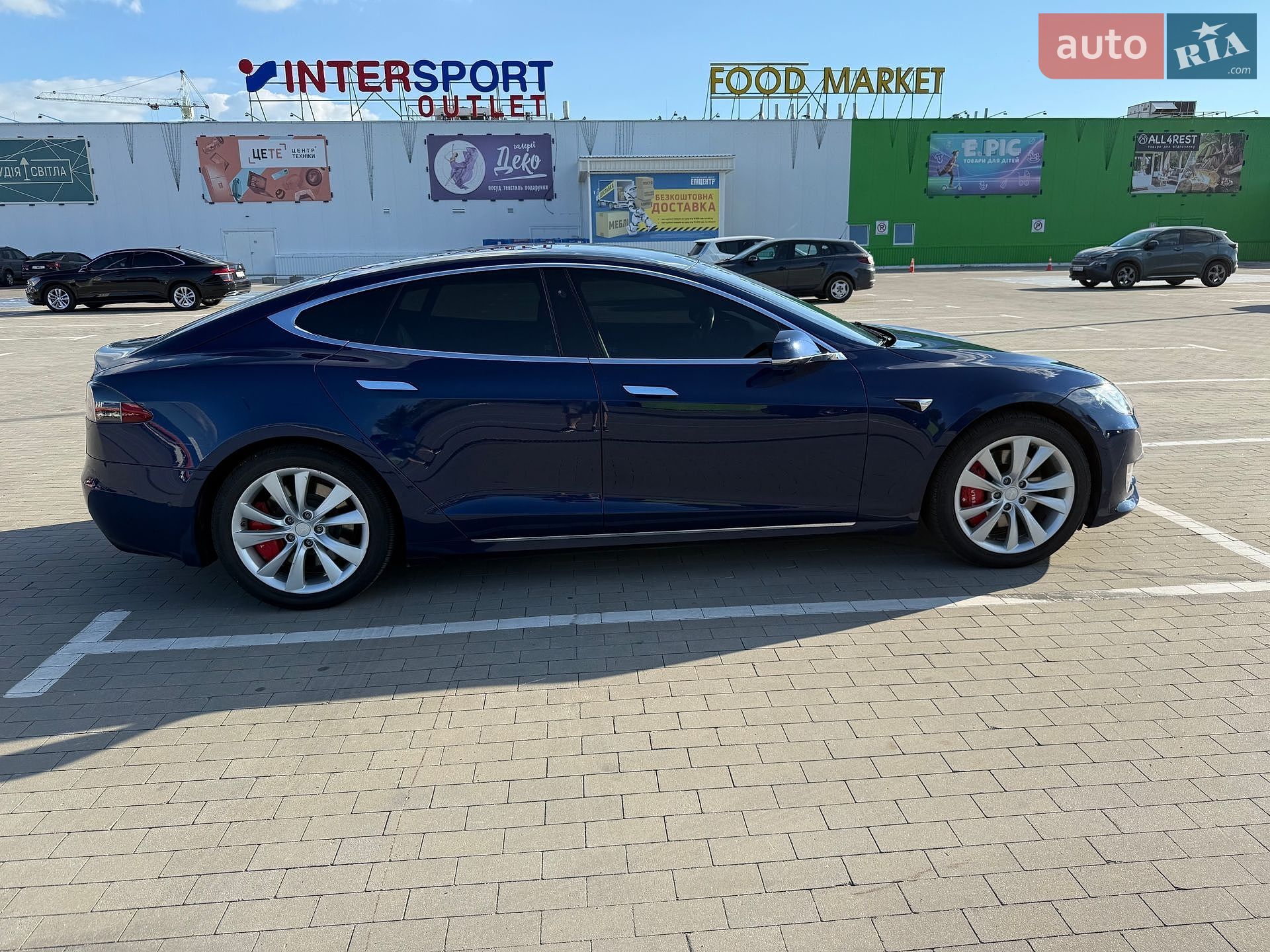 Tesla Model S 2018 VIN 5YJSA1E24JF282880 фото оголошення 21 з 31