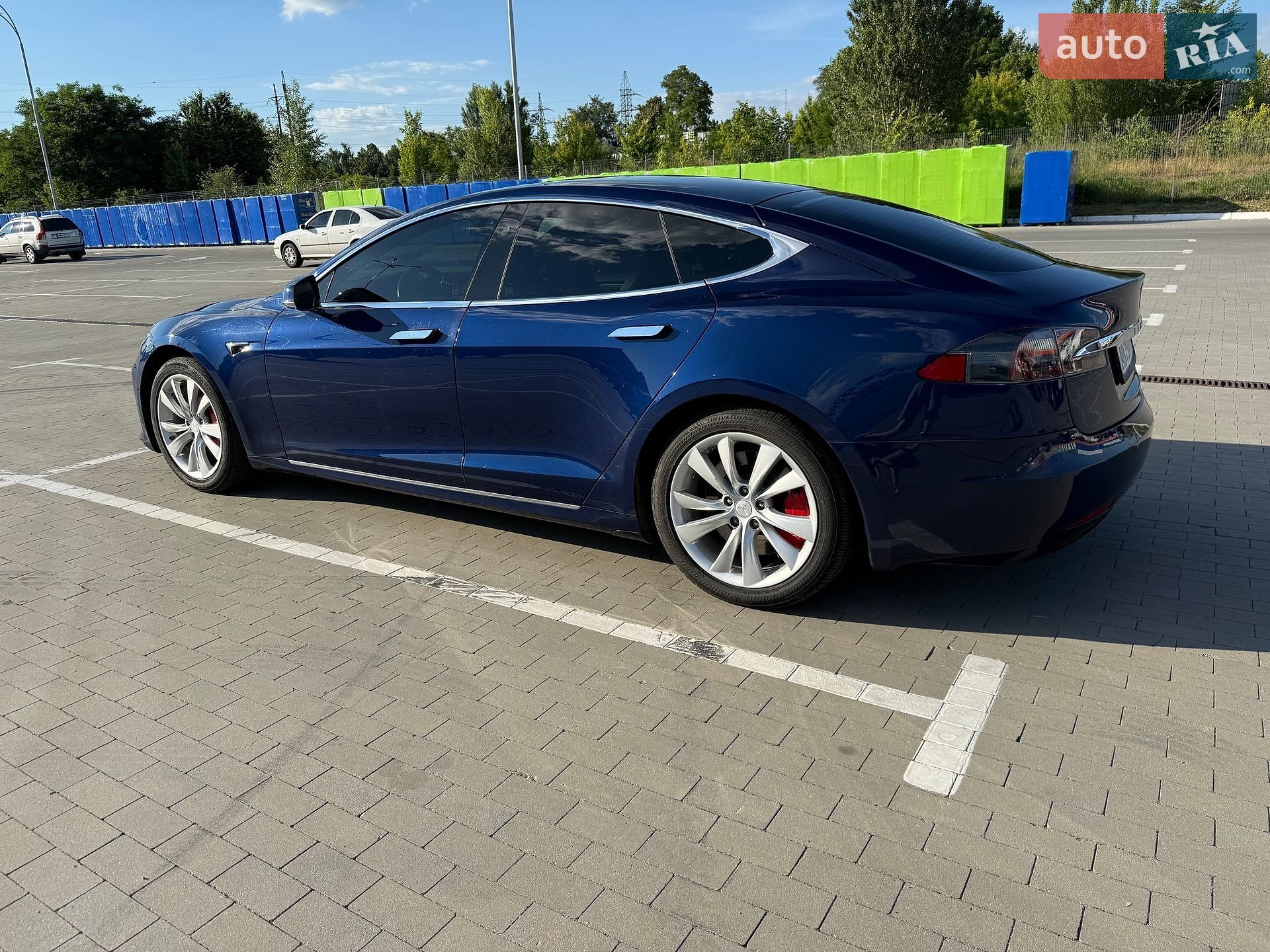 Tesla Model S 2018 VIN 5YJSA1E24JF282880 фото оголошення 23 з 31