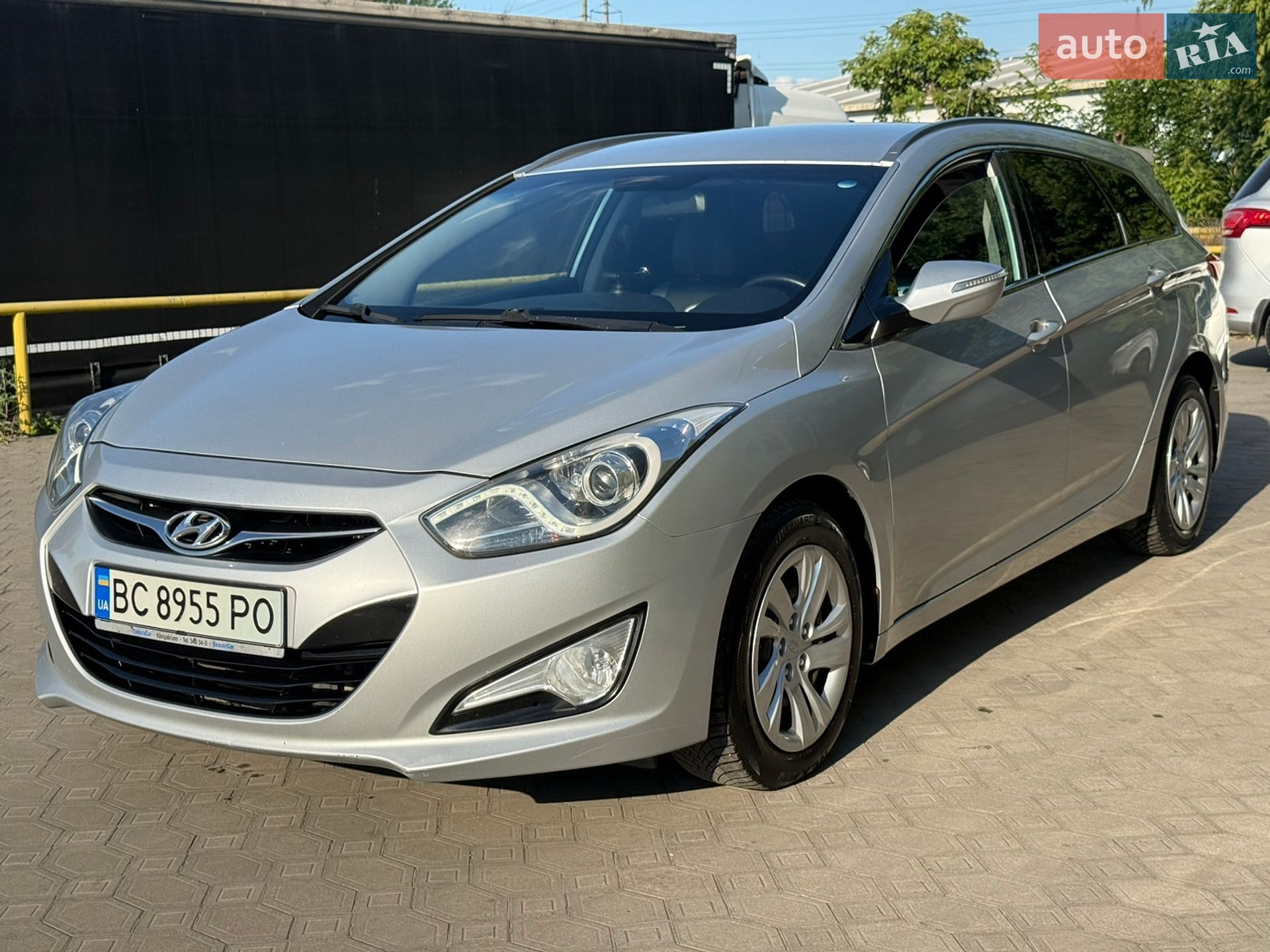 Hyundai i40 2013 VIN KMHLB81UADU063631 фото оголошення 2 з 50