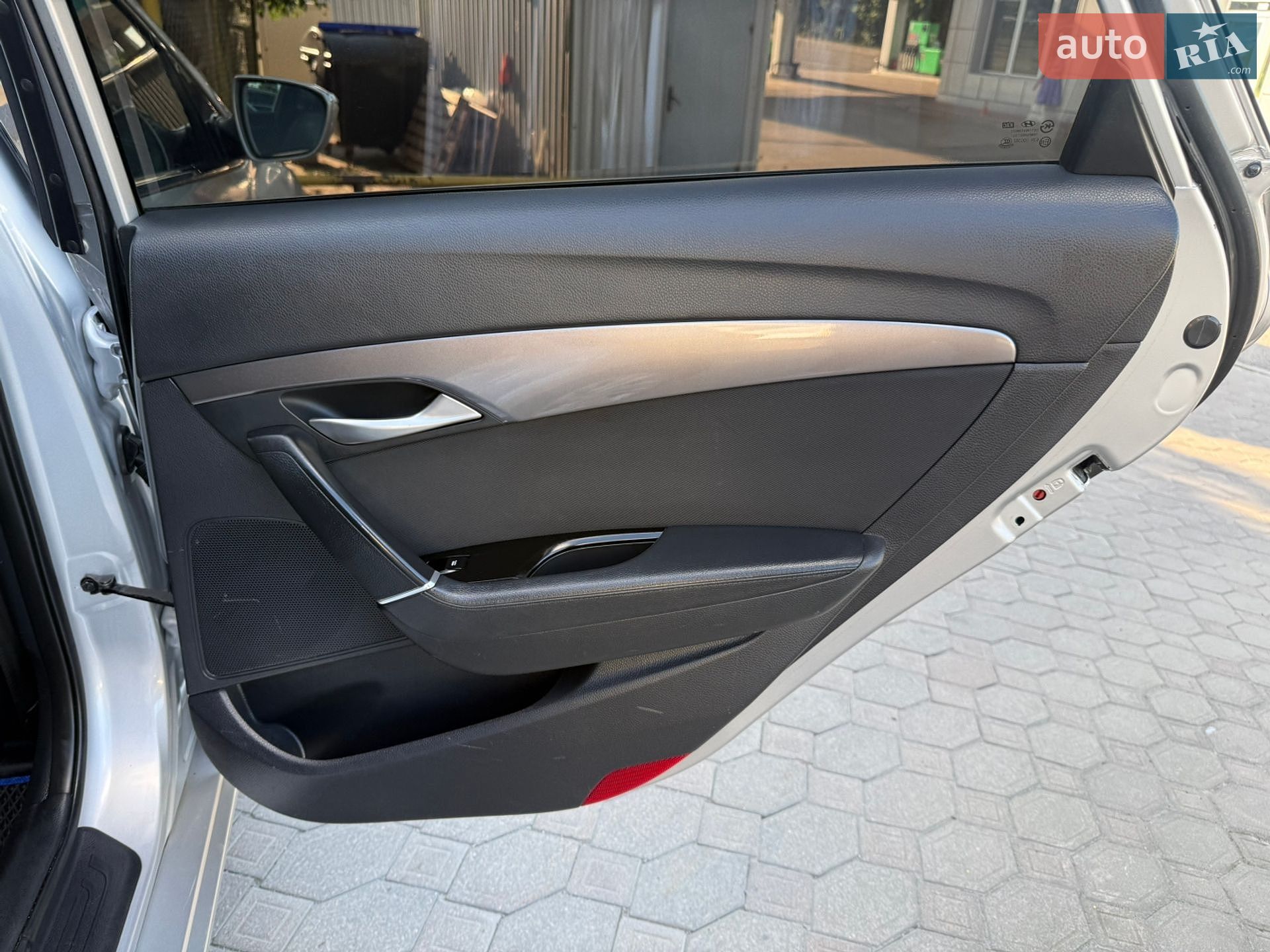 Hyundai i40 2013 VIN KMHLB81UADU063631 фото оголошення 35 з 50