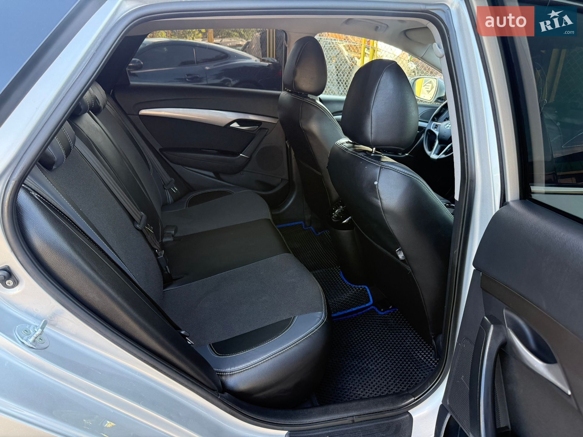 Hyundai i40 2013 VIN KMHLB81UADU063631 фото оголошення 36 з 50