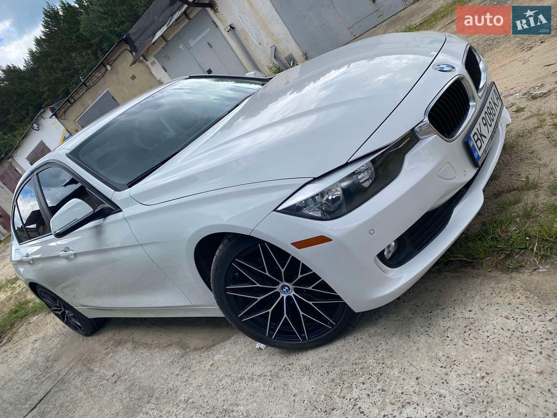 BMW 3 Series 2013 VIN WBA3B1C51EK133668 фото оголошення 2 з 16