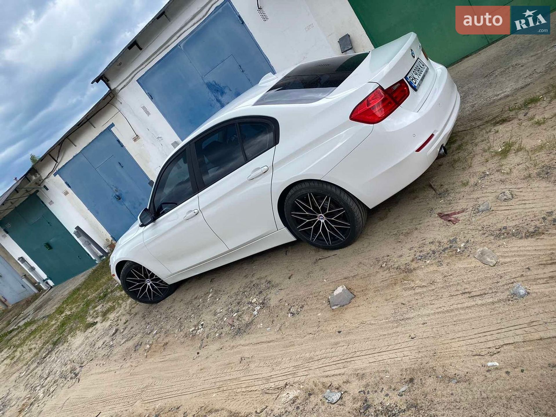 BMW 3 Series 2013 VIN WBA3B1C51EK133668 фото оголошення 3 з 16