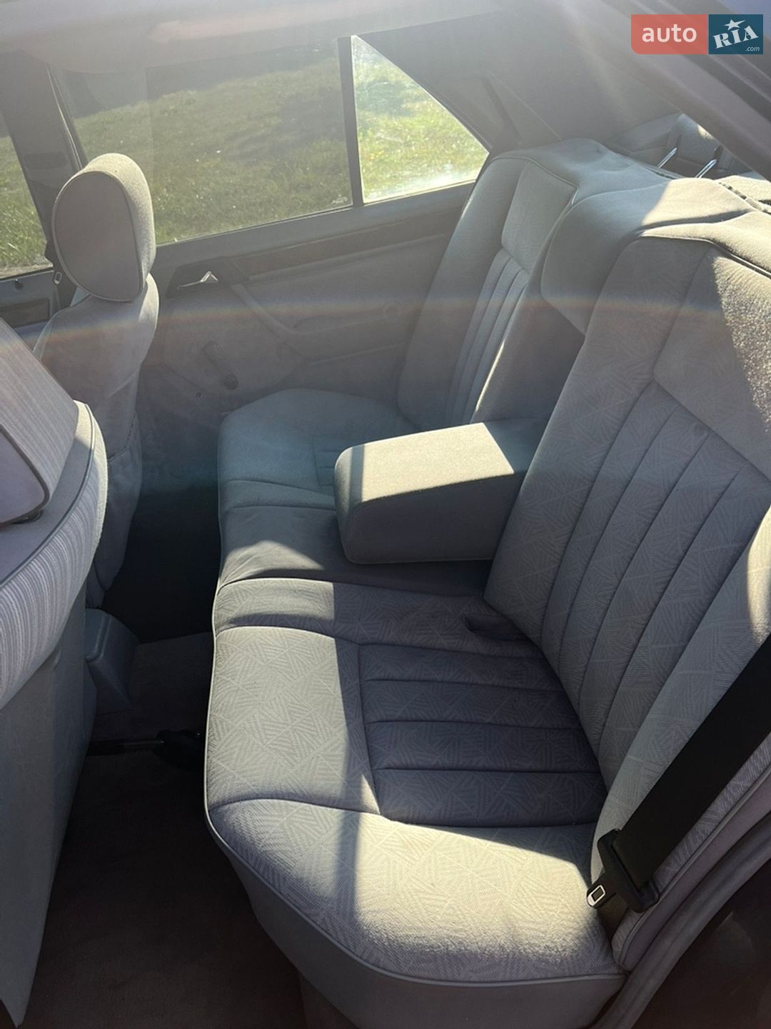 Mercedes-Benz E-Class 1994 VIN WDB12313092032094 фото оголошення 8 з 10