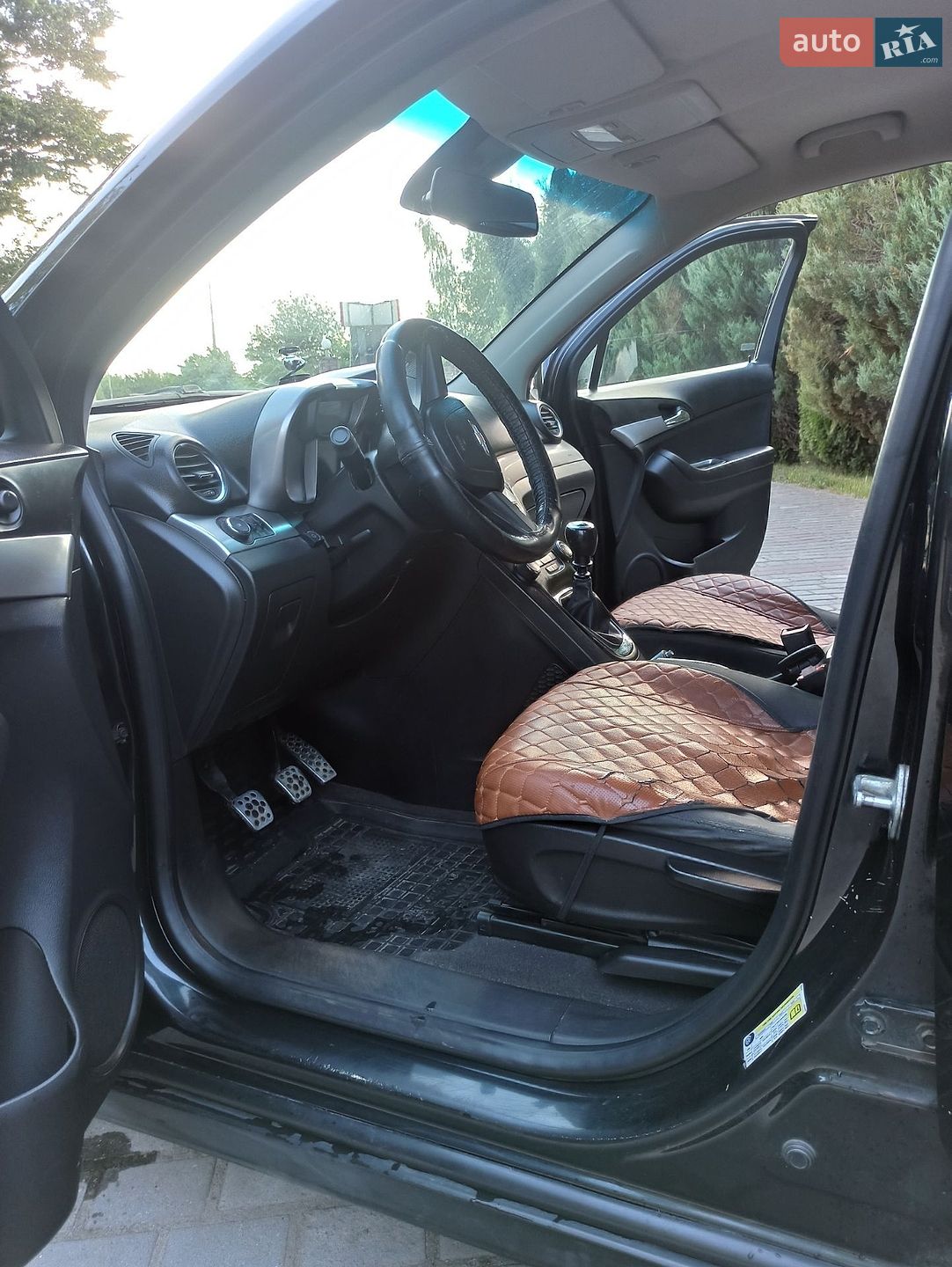 Chevrolet Orlando 2011 VIN KL1YF7559BK127202 фото оголошення 4 з 15