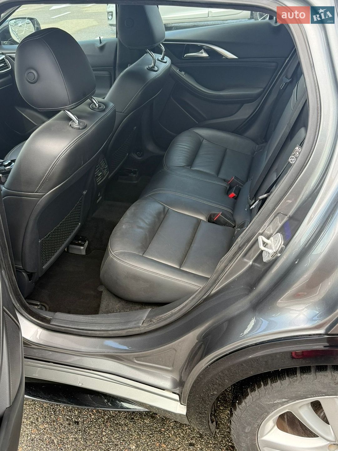 Infiniti QX30 2016 VIN SJKCH5CP3HA020550 фото оголошення 4 з 16
