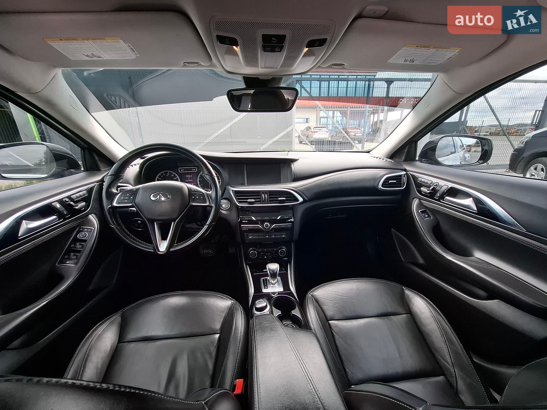 Infiniti QX30 2017 VIN SJKCH5CP8JA056305 фото оголошення 2 з 12