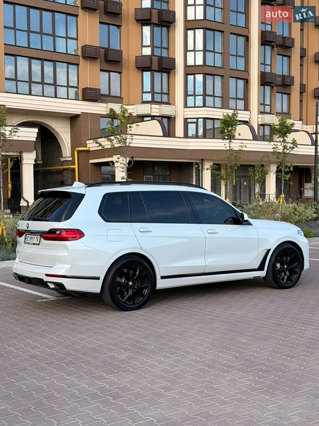 BMW X7 2019 VIN 5UXCW2C00L9A00701 фото оголошення 3 з 17