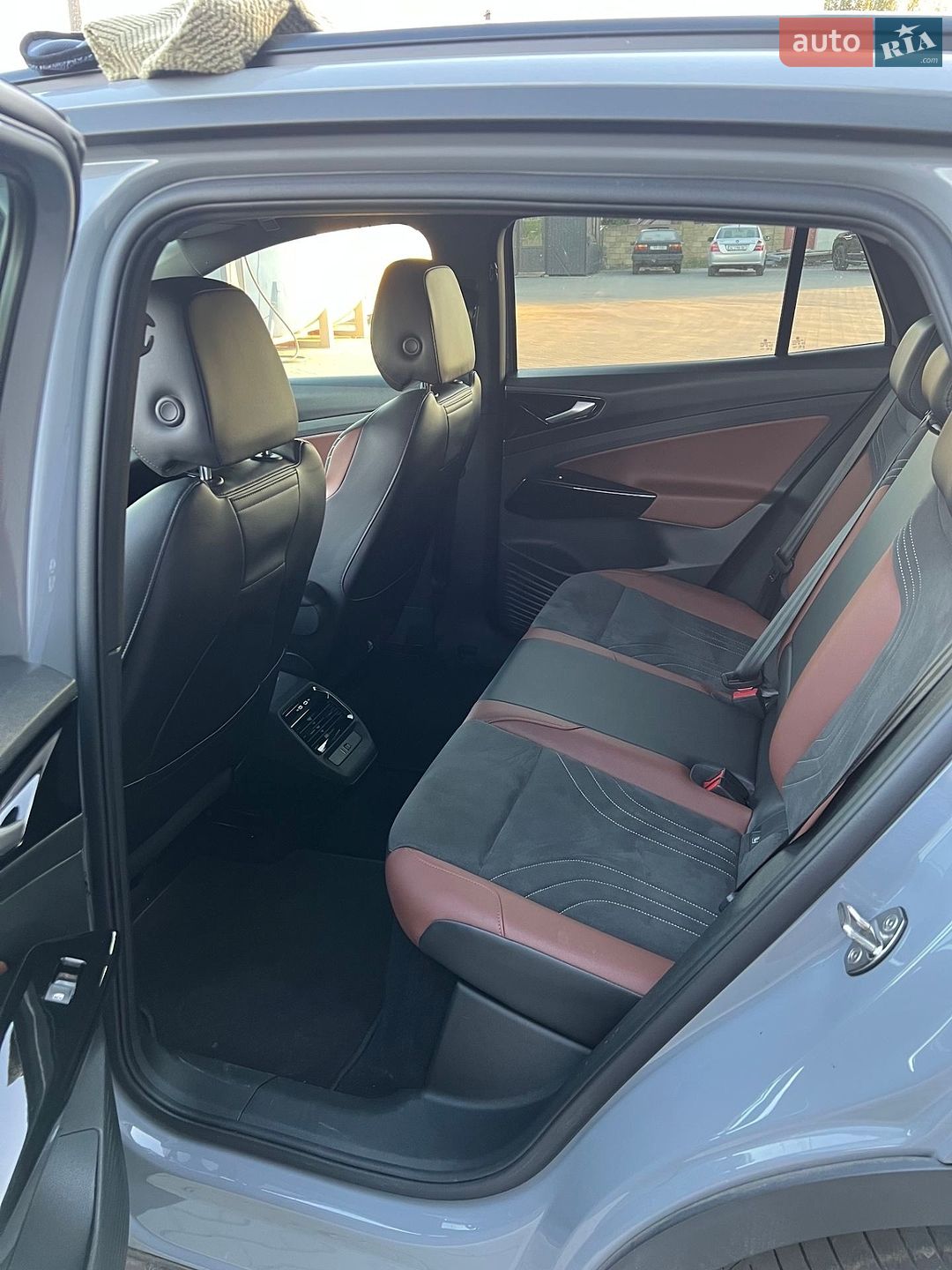 Volkswagen ID.4 2021 VIN WVGZZZE2ZNP007704 фото оголошення 13 з 40