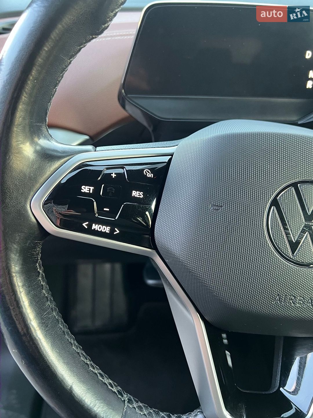 Volkswagen ID.4 2021 VIN WVGZZZE2ZNP007704 фото оголошення 23 з 40