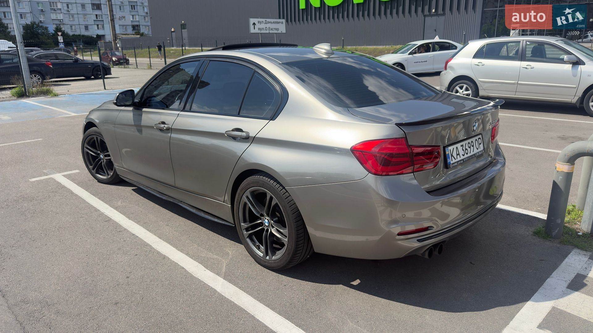 BMW 3 Series 2017 VIN WBA8B9G33HNU57141 фото оголошення 2 з 26