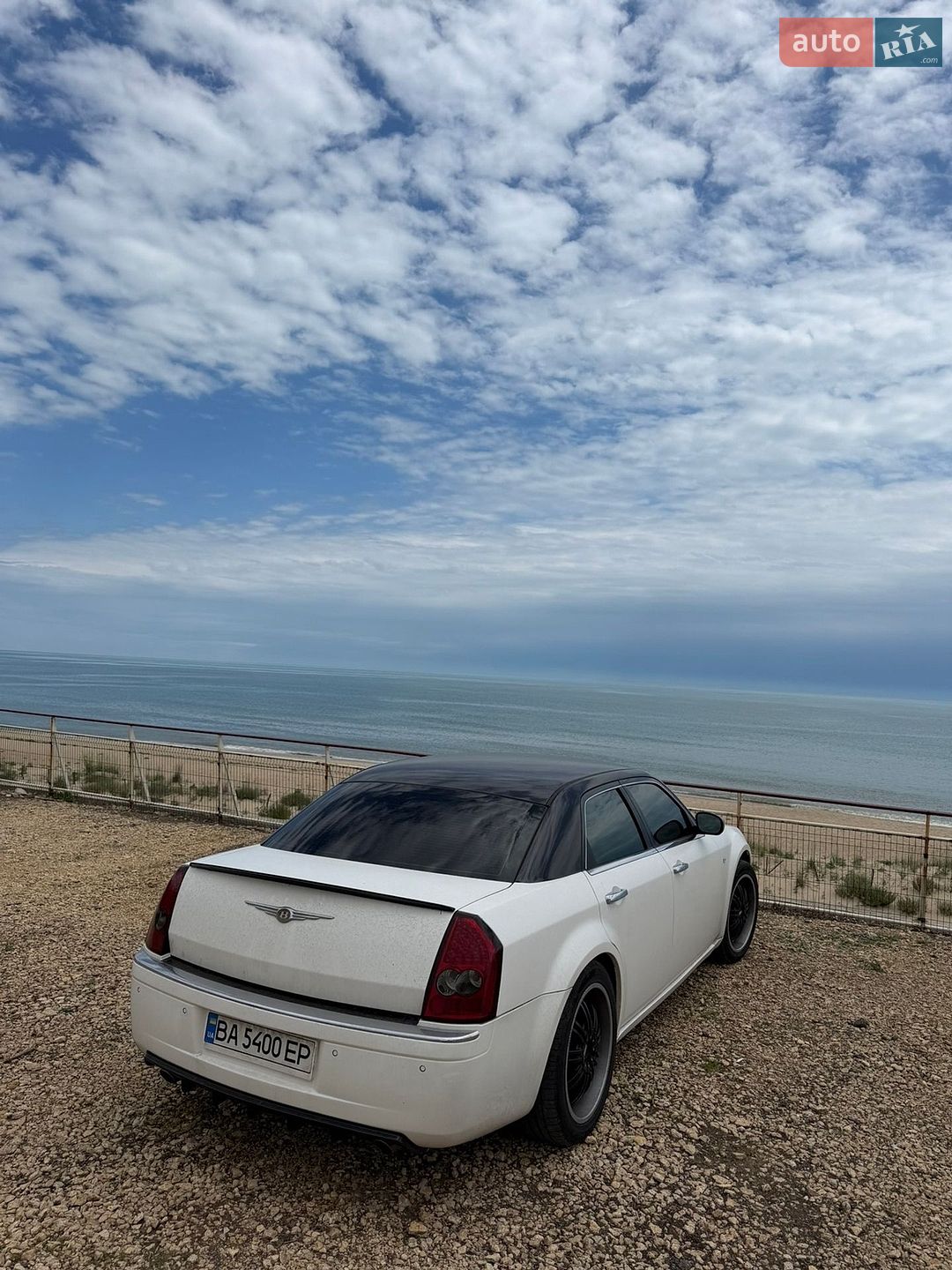 Chrysler 300C 2004 VIN 1C3AAB3G05H504048 фото оголошення 3 з 9