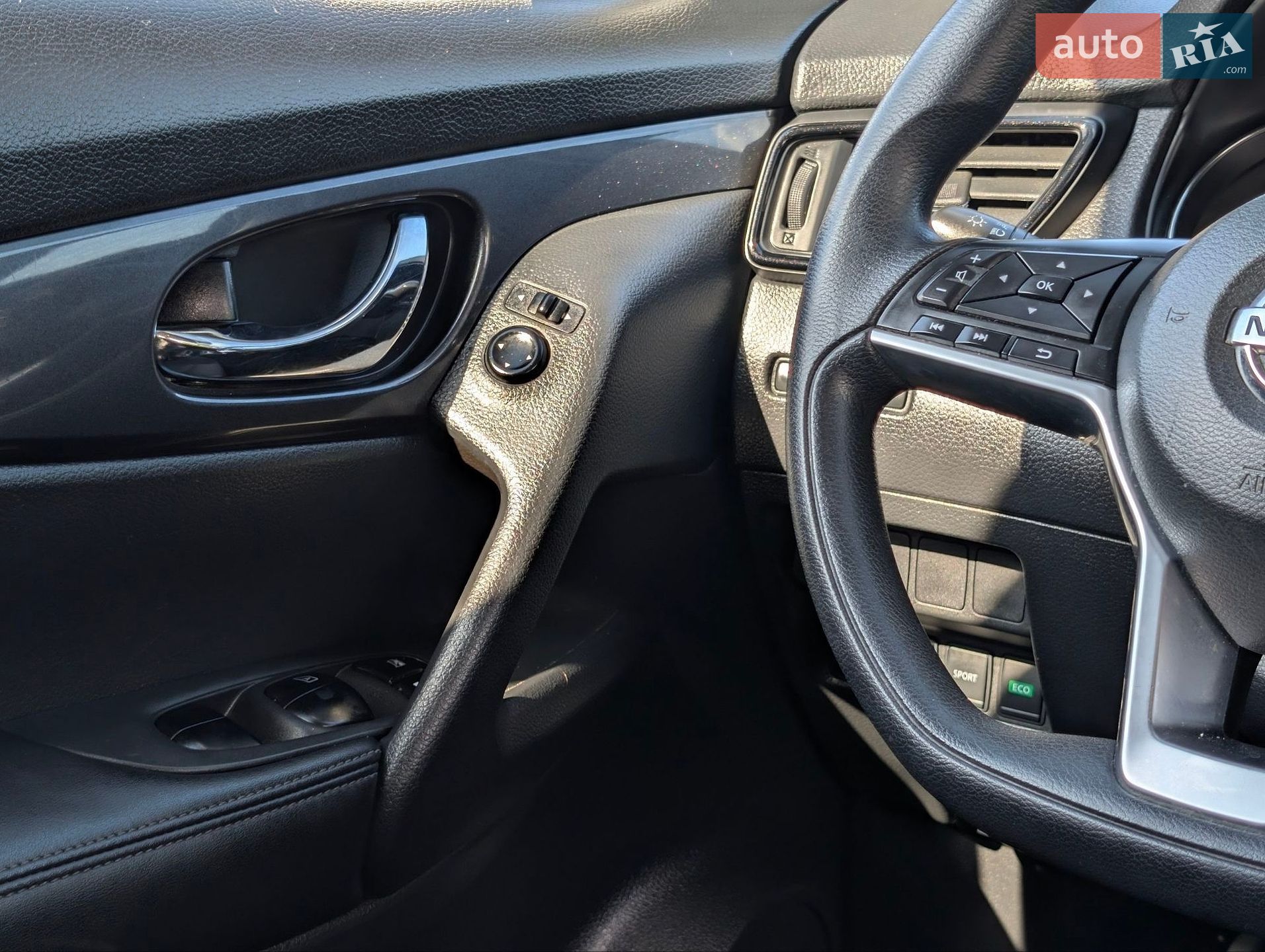 Nissan Rogue 2017 VIN KNMAT2MV1HP525116 фото оголошення 34 з 50