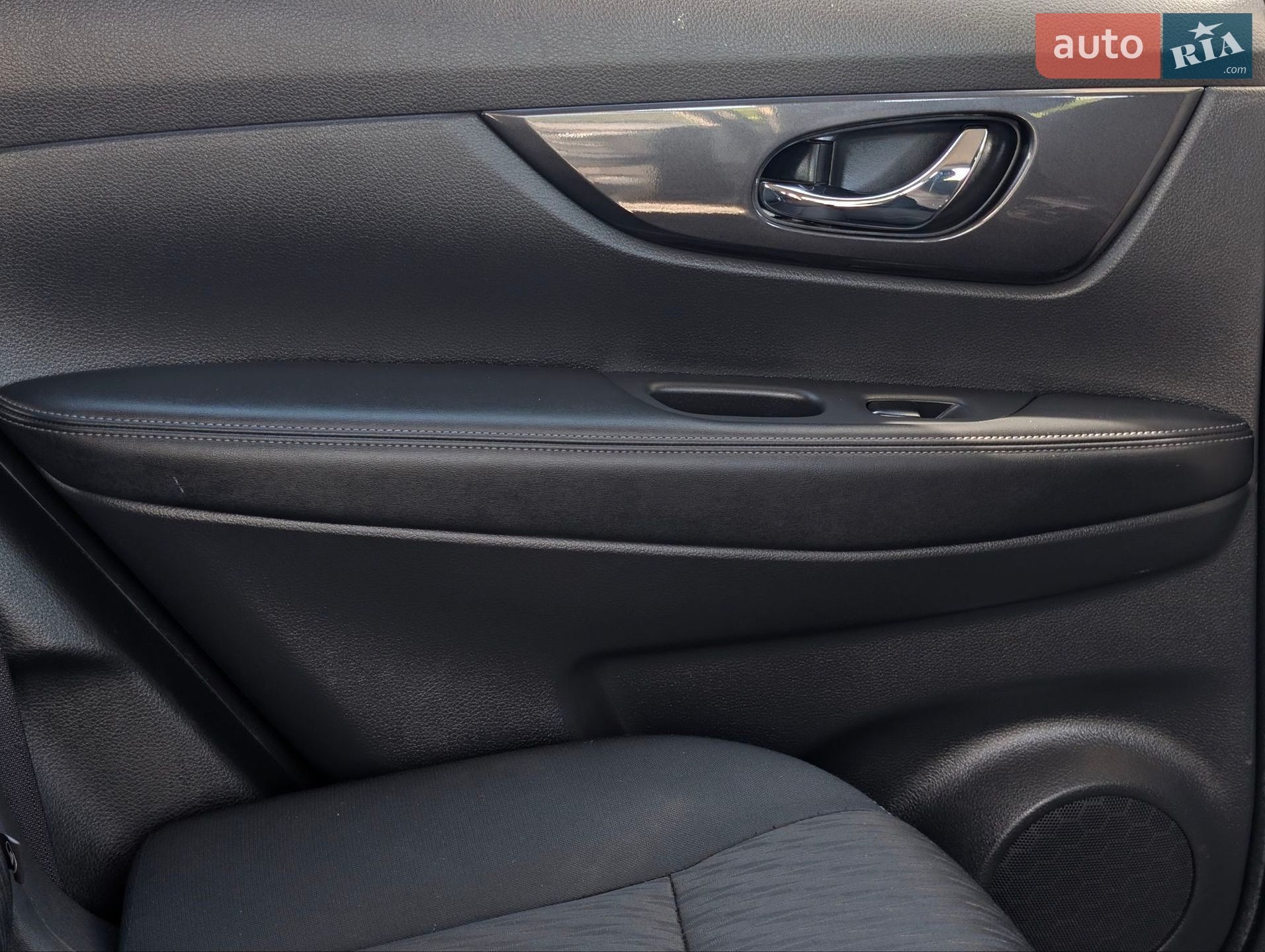Nissan Rogue 2017 VIN KNMAT2MV1HP525116 фото оголошення 46 з 50