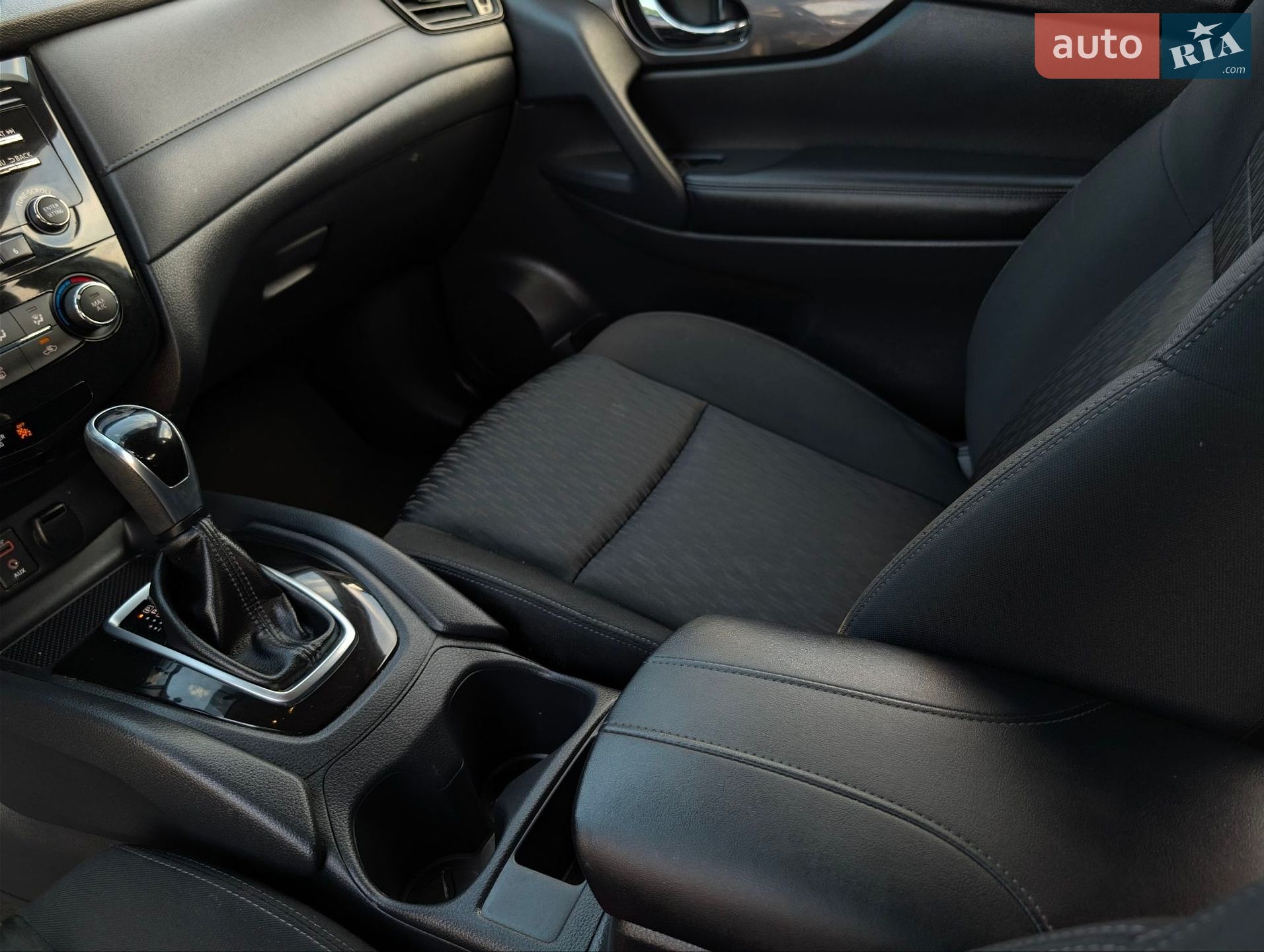 Nissan Rogue 2017 VIN KNMAT2MV1HP525116 фото оголошення 48 з 50