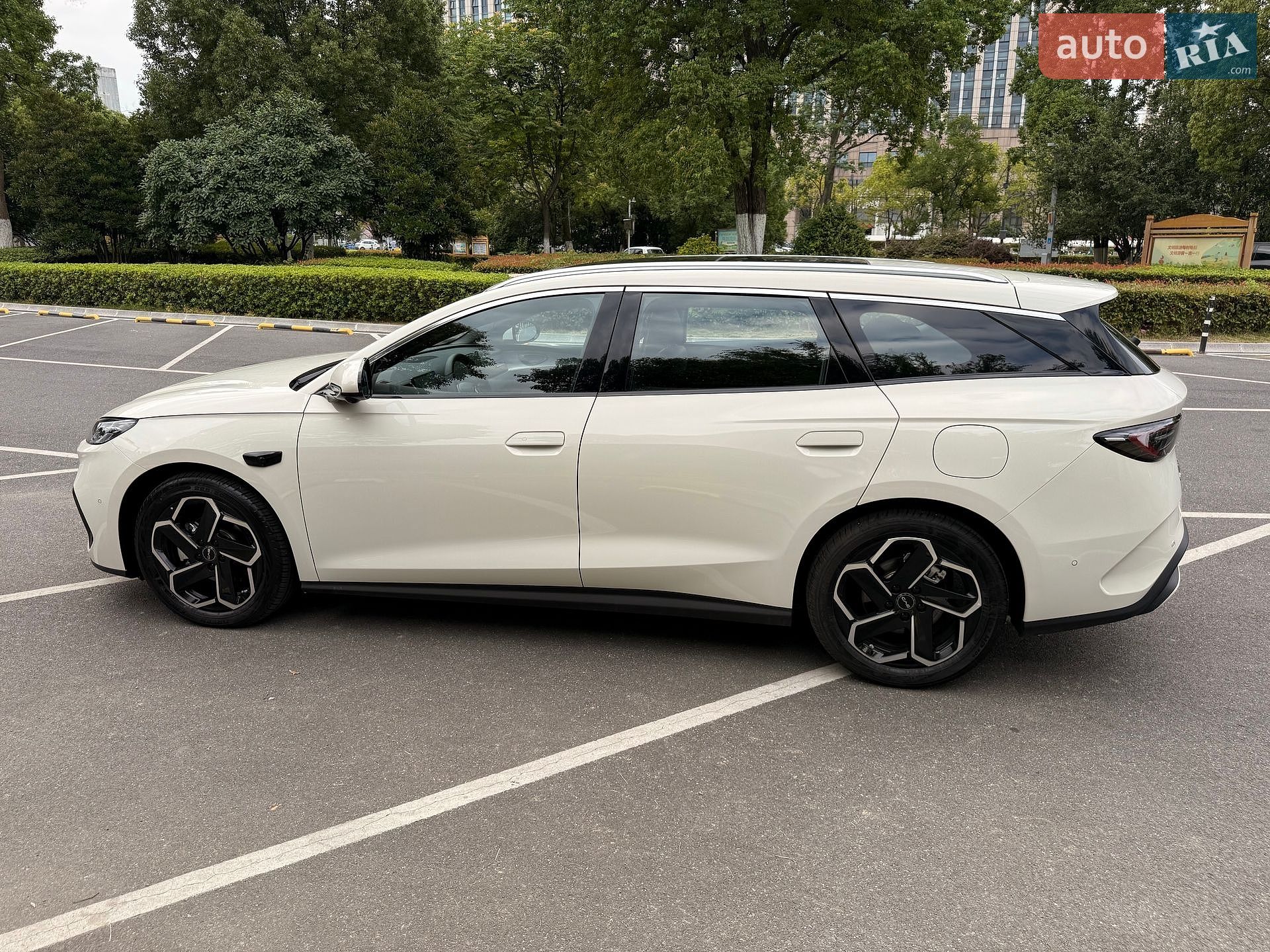 BYD Seal 06 2025 VIN LC0C74C44S4560815 фото оголошення 8 з 42