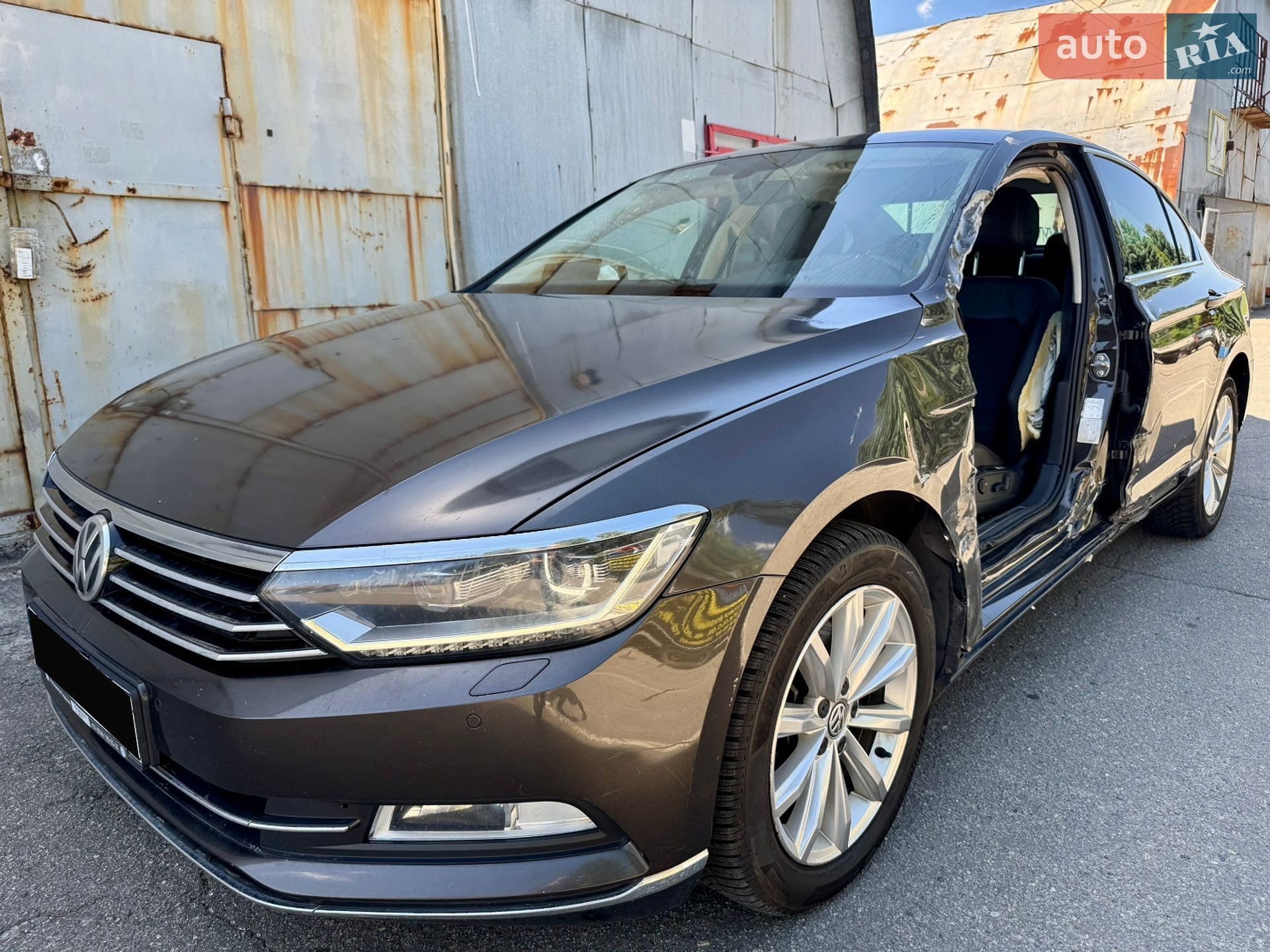 Volkswagen Passat 2017 VIN WVWZZZ3CZHE130552 фото оголошення 2 з 43