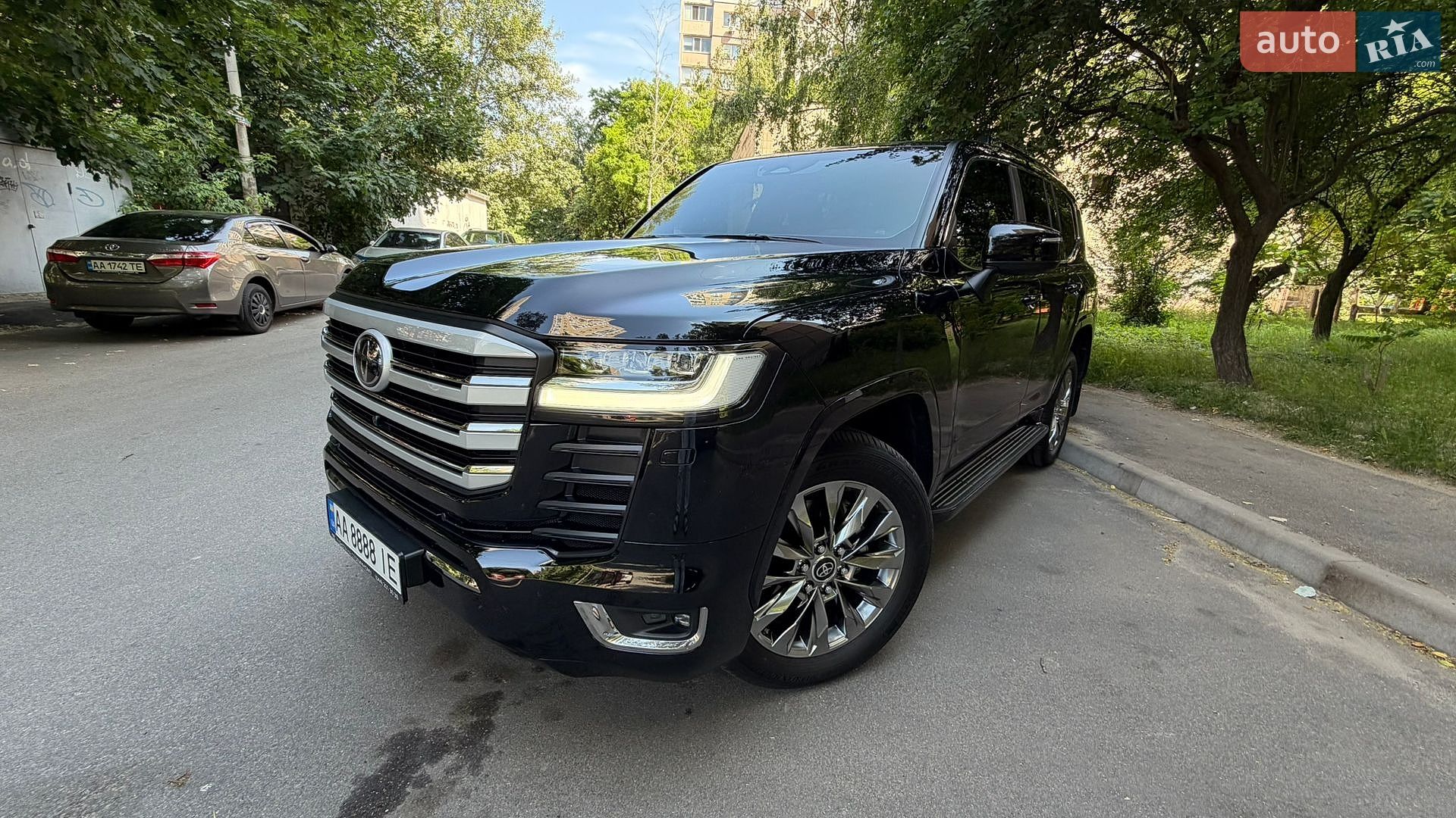 Toyota Land Cruiser 2025 VIN JTMAAABJ204119027 фото оголошення 2 з 51