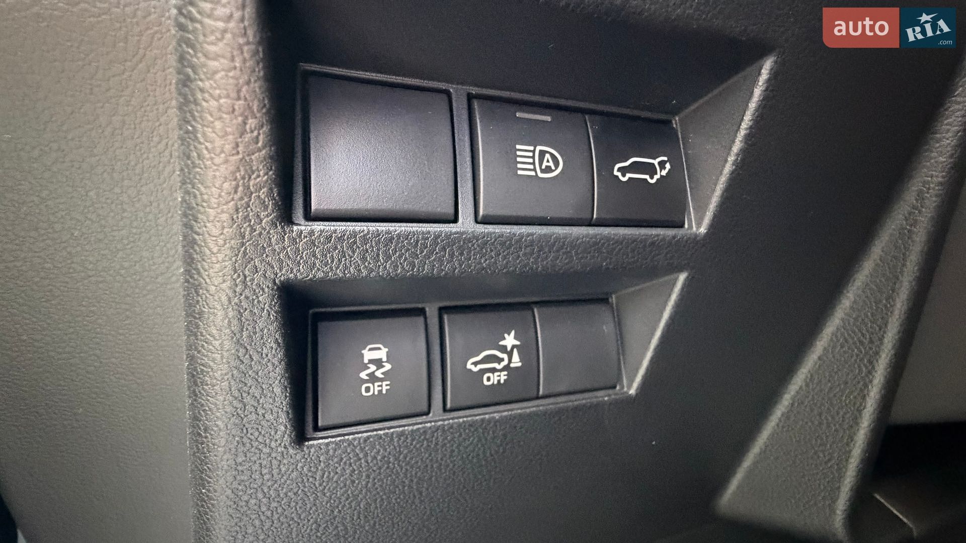 Toyota Land Cruiser 2025 VIN JTMAAABJ204119027 фото оголошення 32 з 51