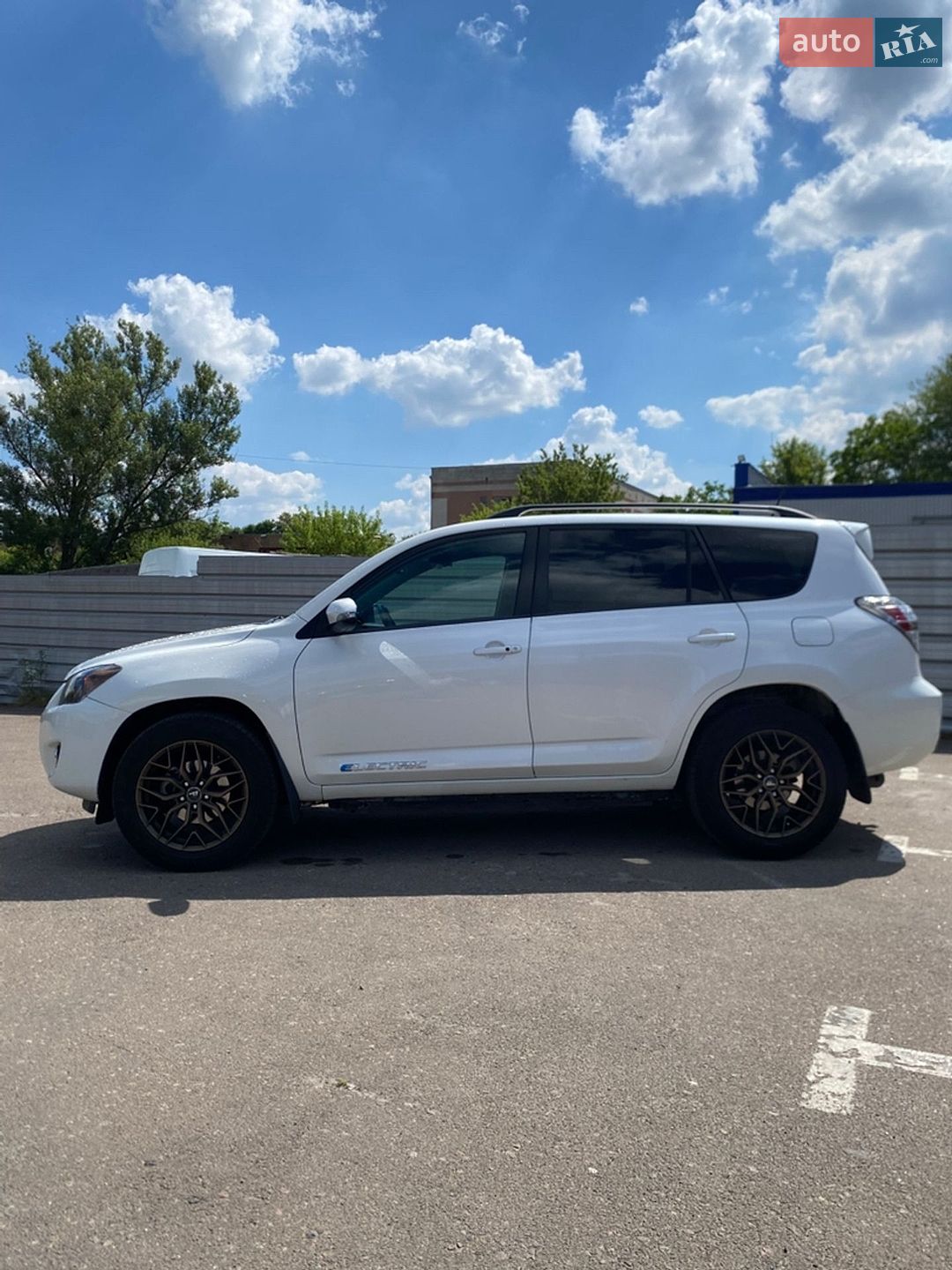 Toyota RAV4 EV 2013 VIN 2T3YL4DV6DW002120 фото оголошення 4 з 60