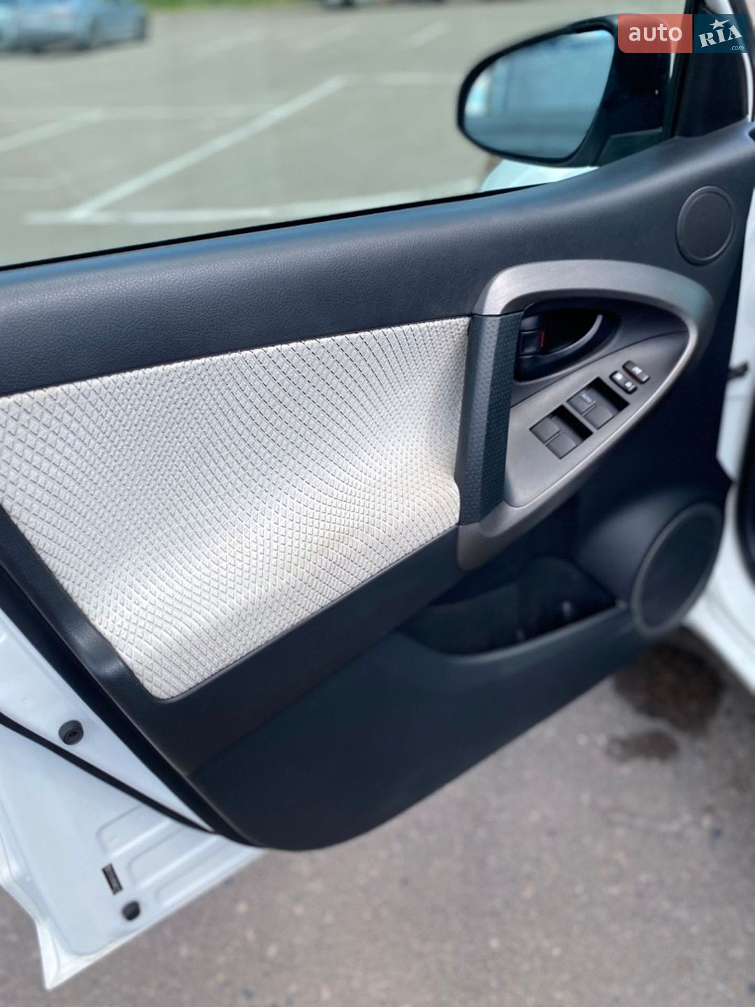 Toyota RAV4 EV 2013 VIN 2T3YL4DV6DW002120 фото оголошення 31 з 60
