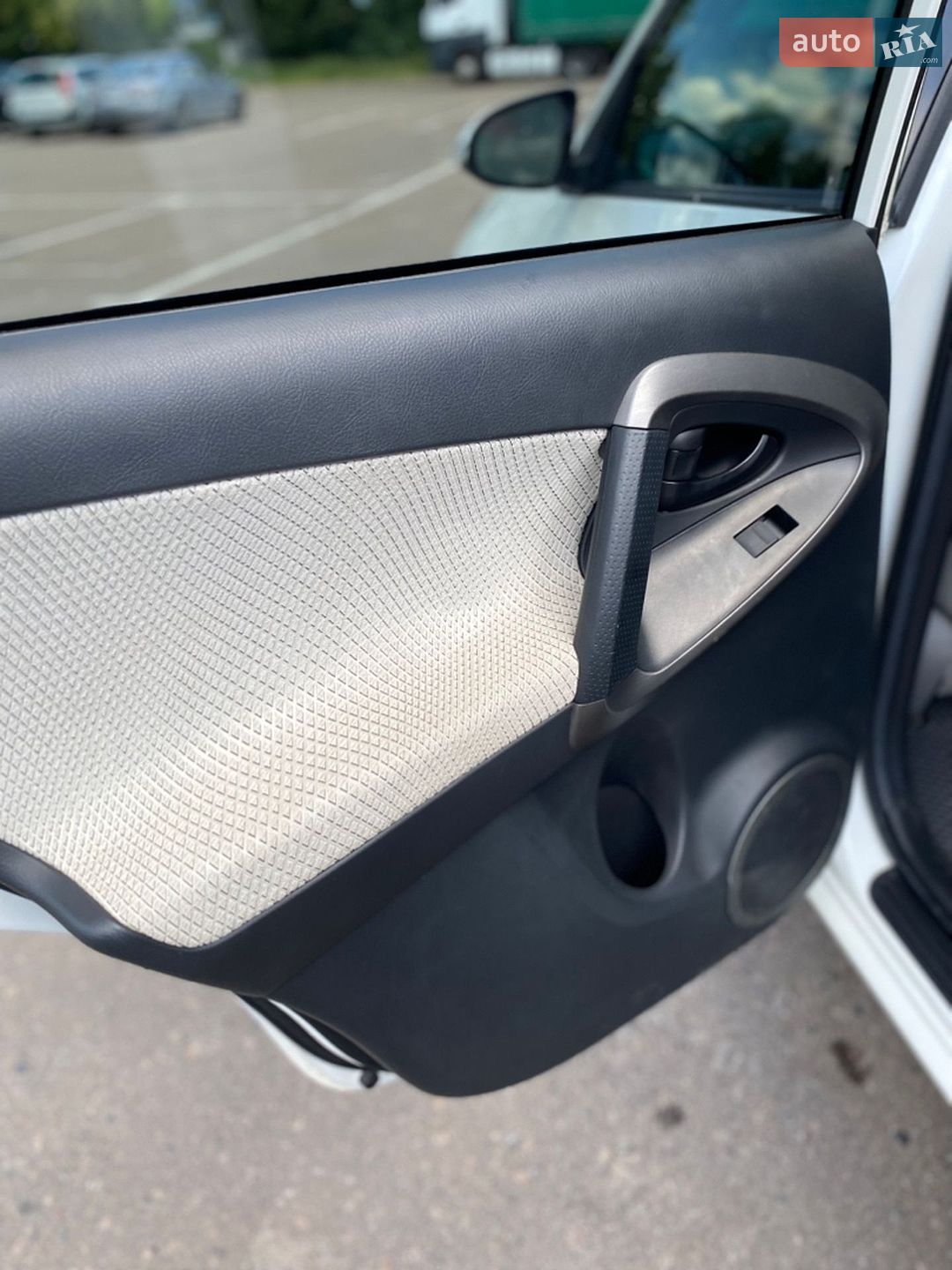 Toyota RAV4 EV 2013 VIN 2T3YL4DV6DW002120 фото оголошення 32 з 60