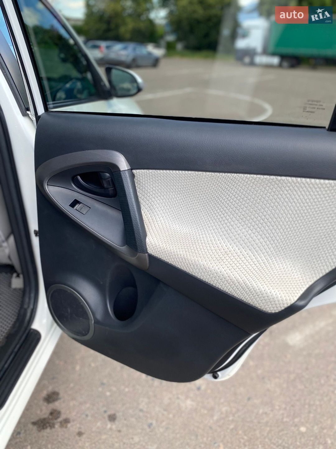 Toyota RAV4 EV 2013 VIN 2T3YL4DV6DW002120 фото оголошення 33 з 60