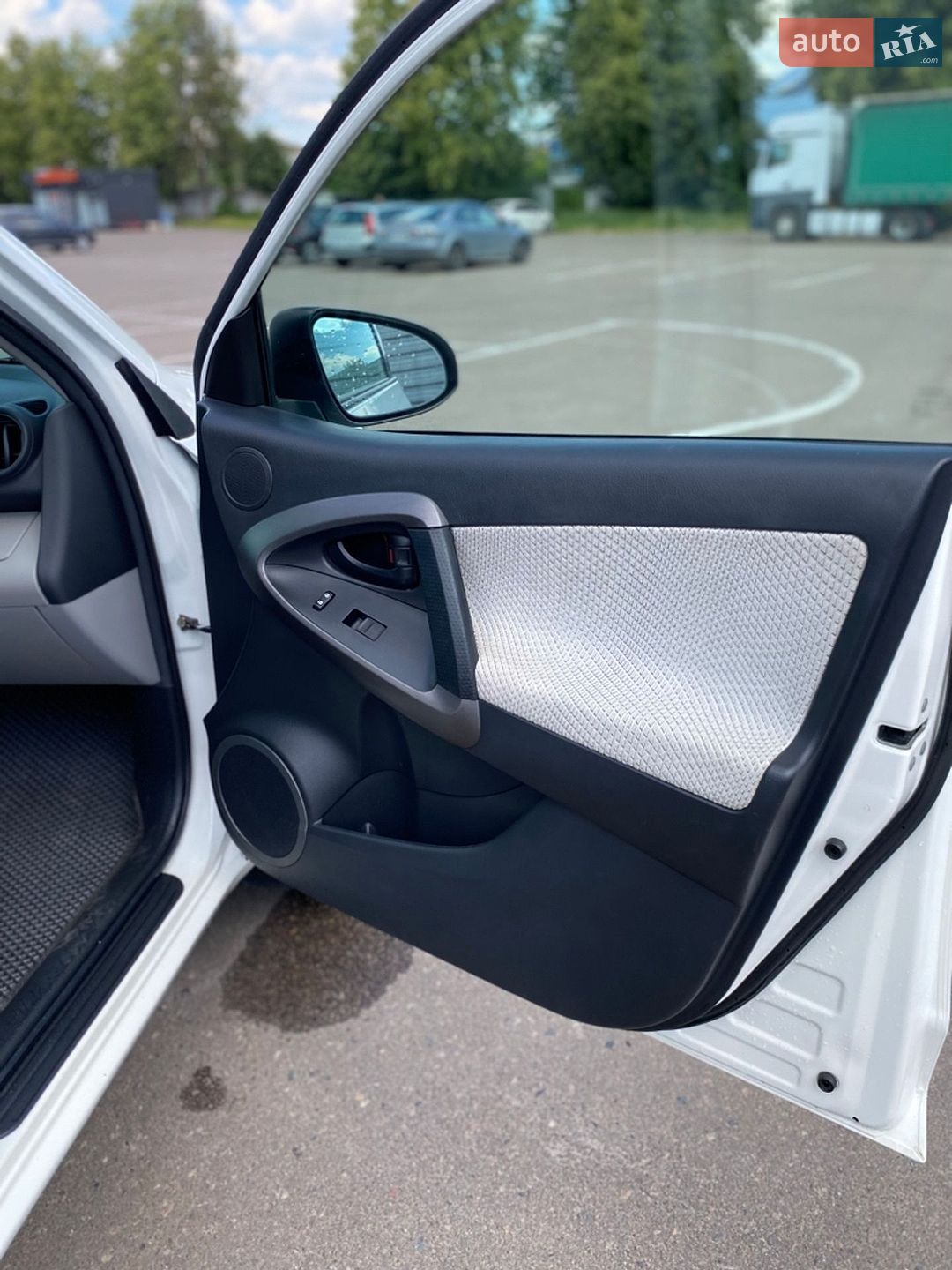 Toyota RAV4 EV 2013 VIN 2T3YL4DV6DW002120 фото оголошення 35 з 60