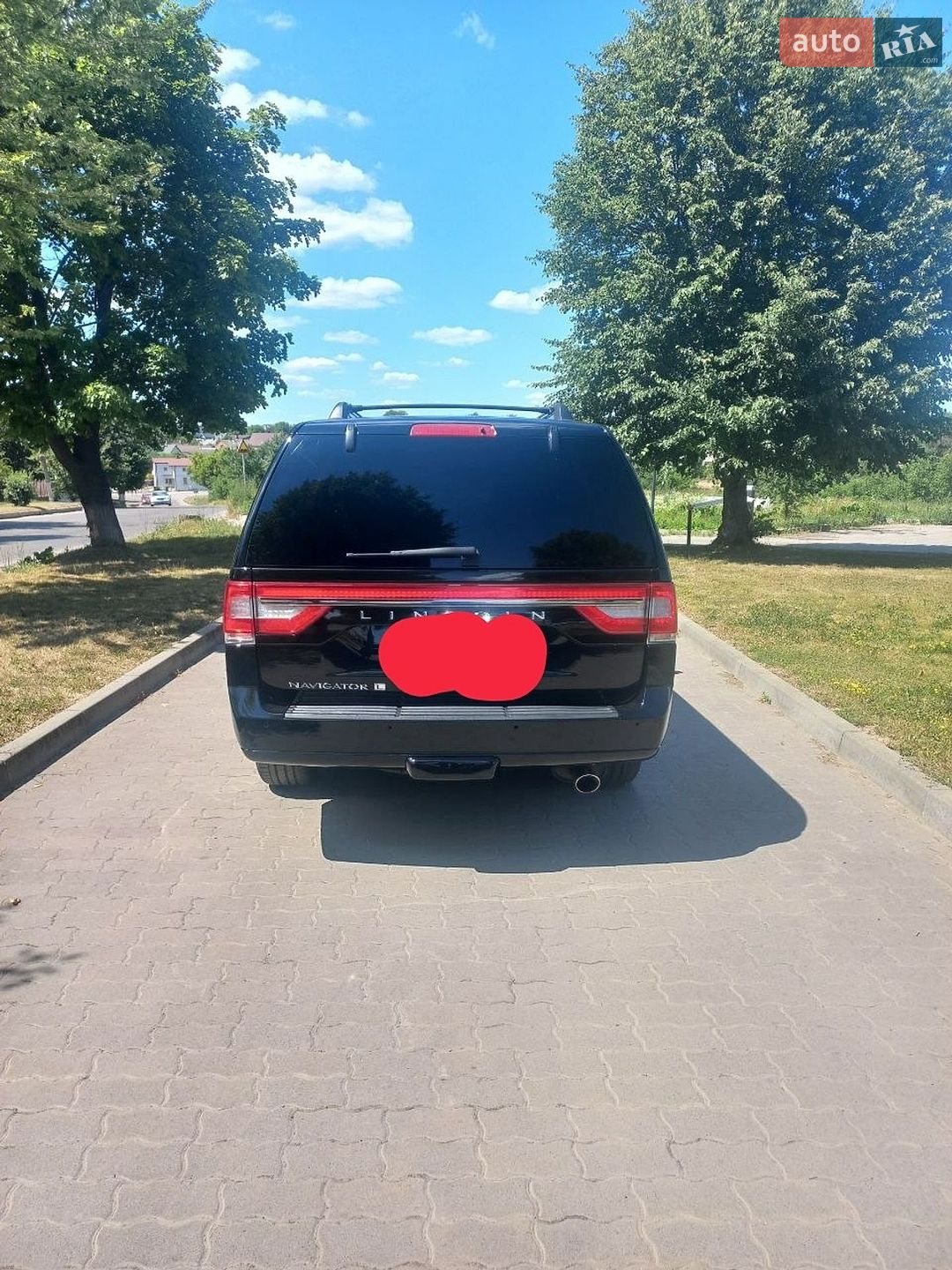 Lincoln Navigator 2016 VIN 5LMJJ3HT2GEL10058 фото оголошення 13 з 35