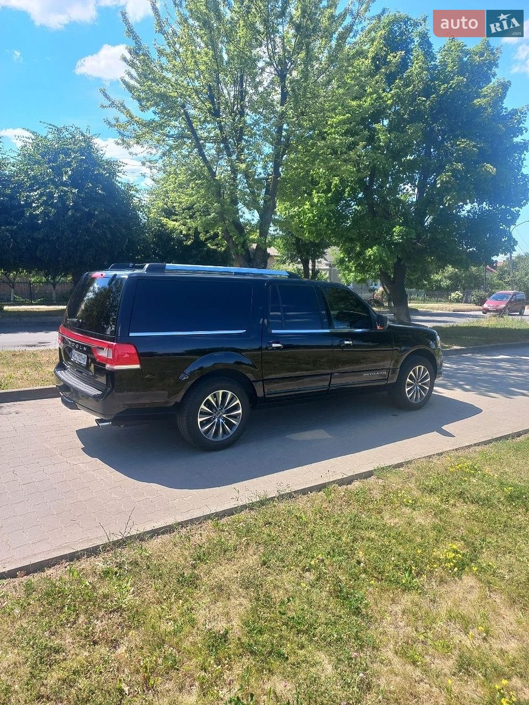 Lincoln Navigator 2016 VIN 5LMJJ3HT2GEL10058 фото оголошення 28 з 35