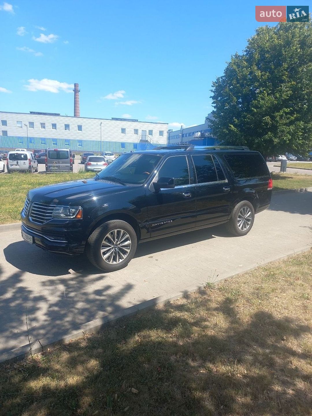 Lincoln Navigator 2016 VIN 5LMJJ3HT2GEL10058 фото оголошення 31 з 35