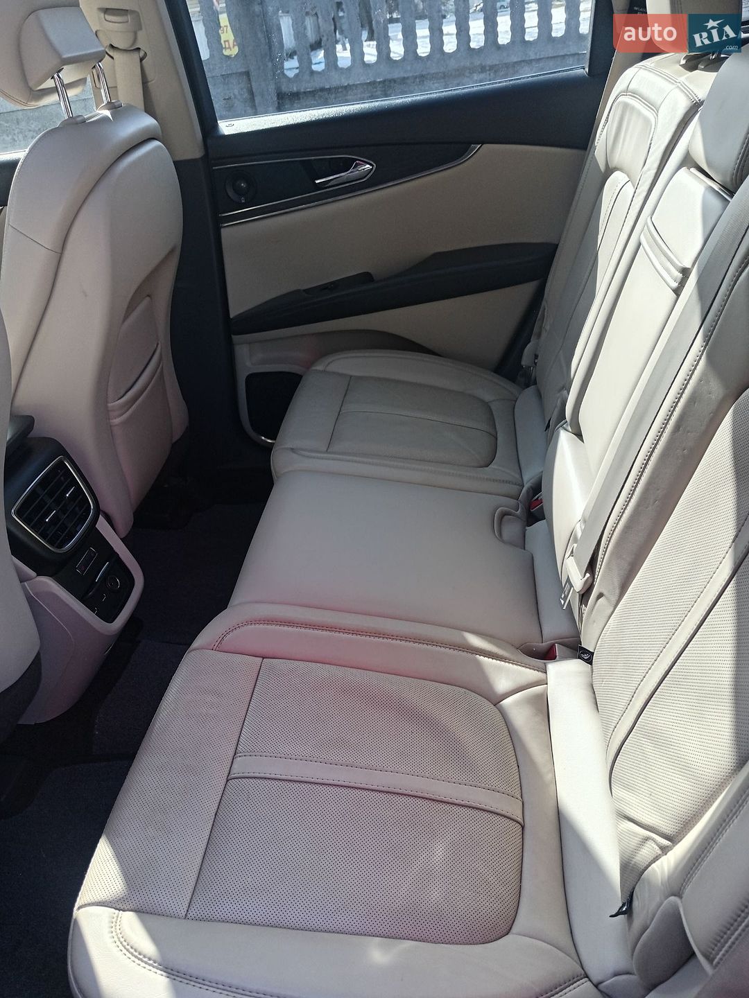 Lincoln MKX 2015 VIN 2LMPJ8LP2GBL40231 фото оголошення 25 з 46