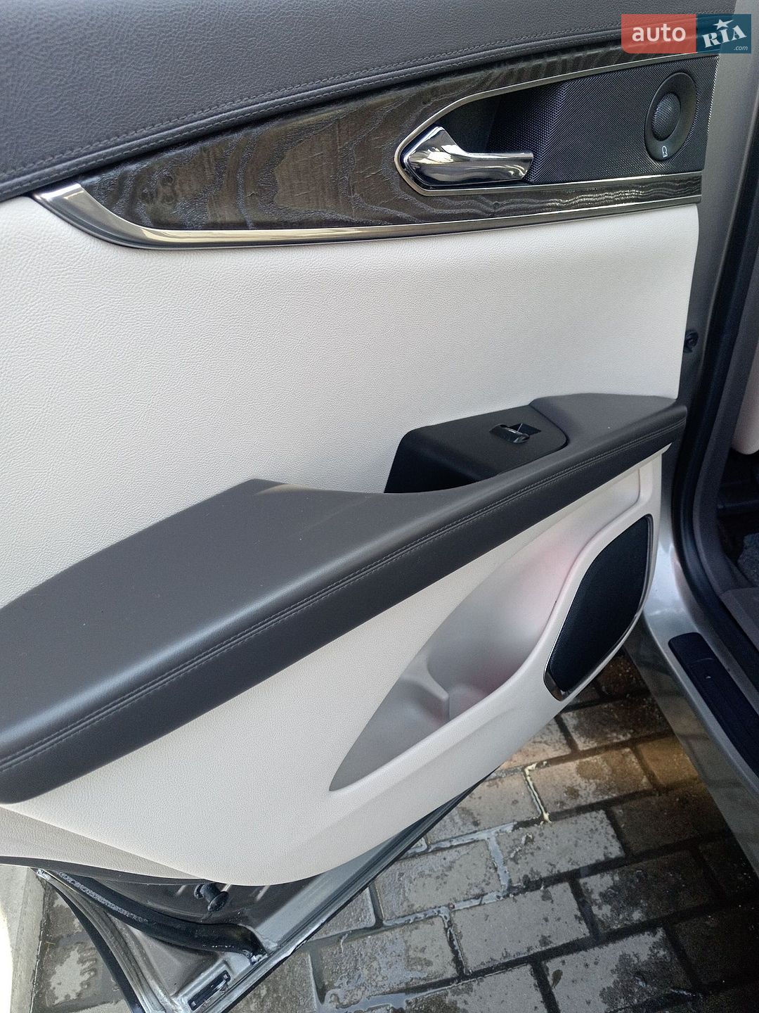 Lincoln MKX 2015 VIN 2LMPJ8LP2GBL40231 фото оголошення 28 з 46