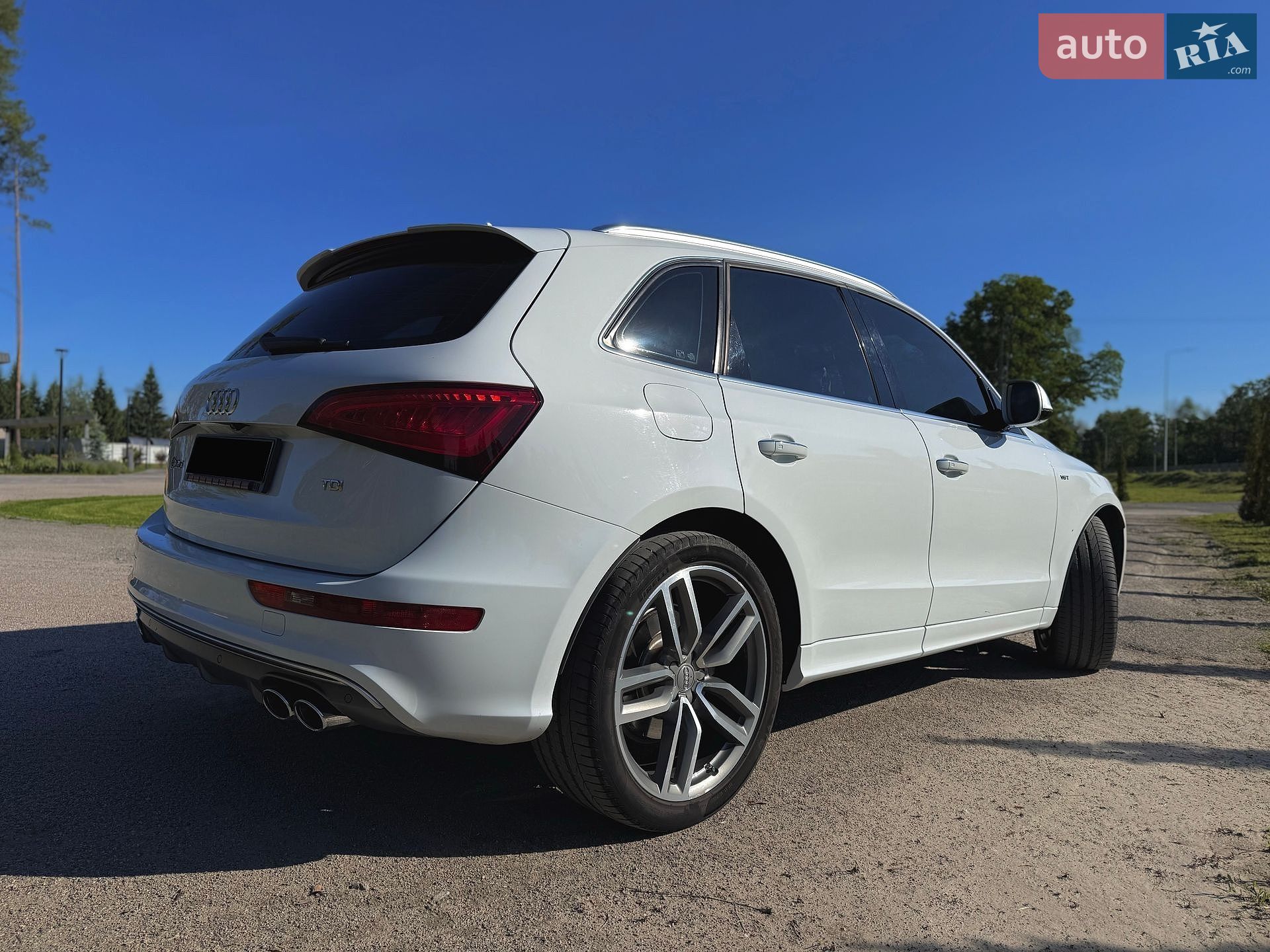 Audi SQ5 2015 VIN WAUZZZ8R0FA147679 фото оголошення 7 з 28