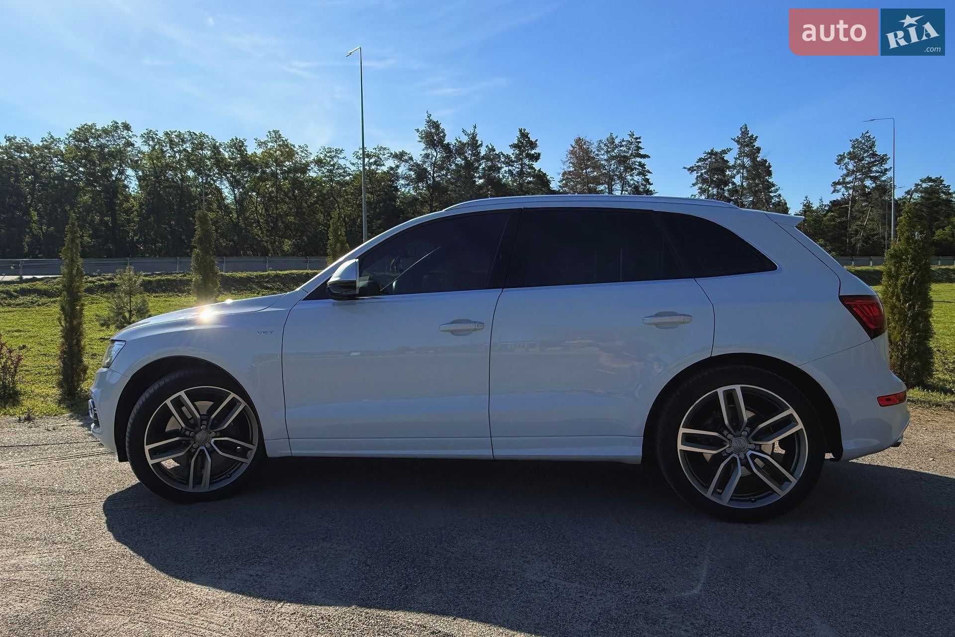 Audi SQ5 2015 VIN WAUZZZ8R0FA147679 фото оголошення 8 з 28