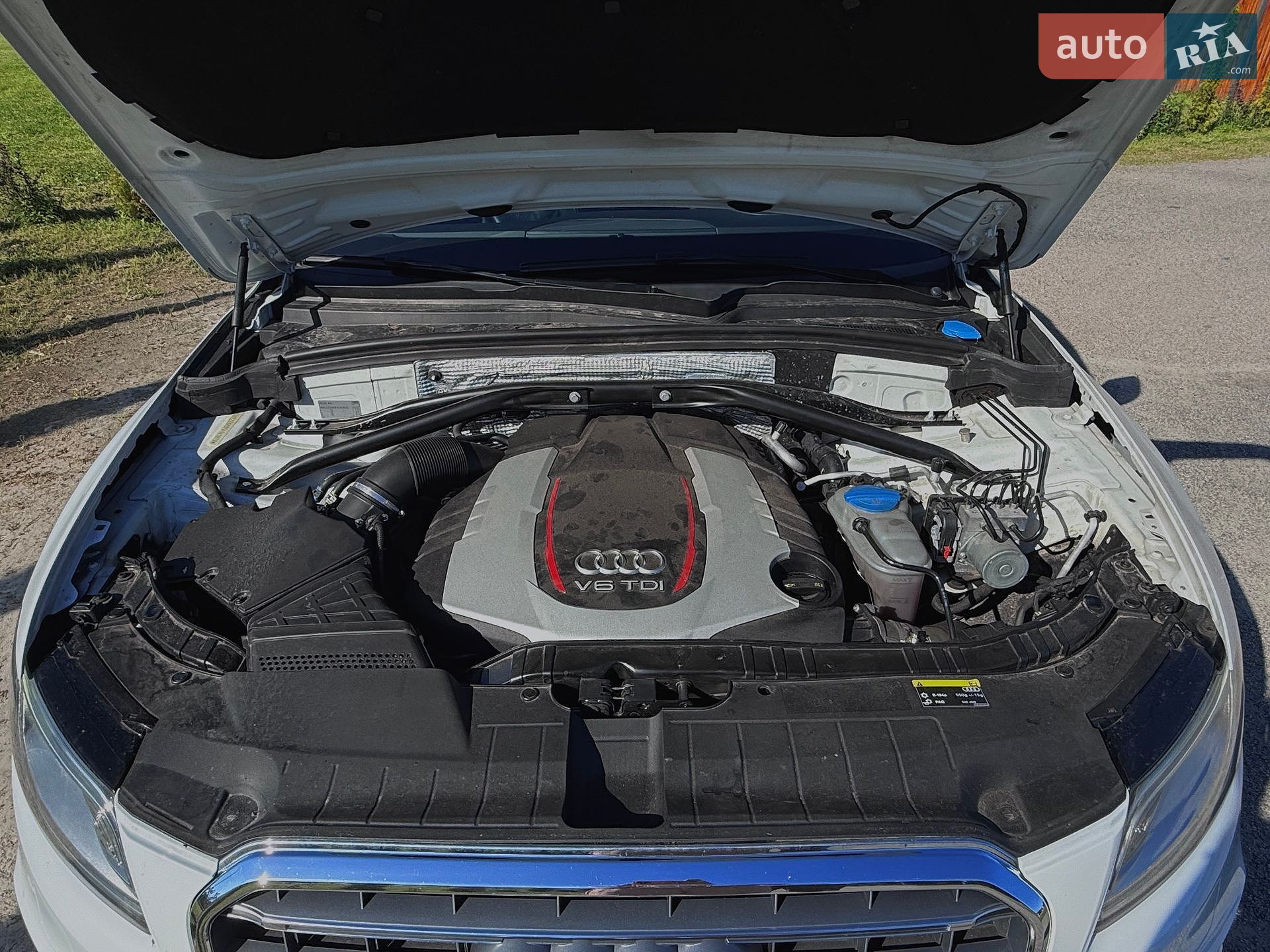 Audi SQ5 2015 VIN WAUZZZ8R0FA147679 фото оголошення 9 з 28