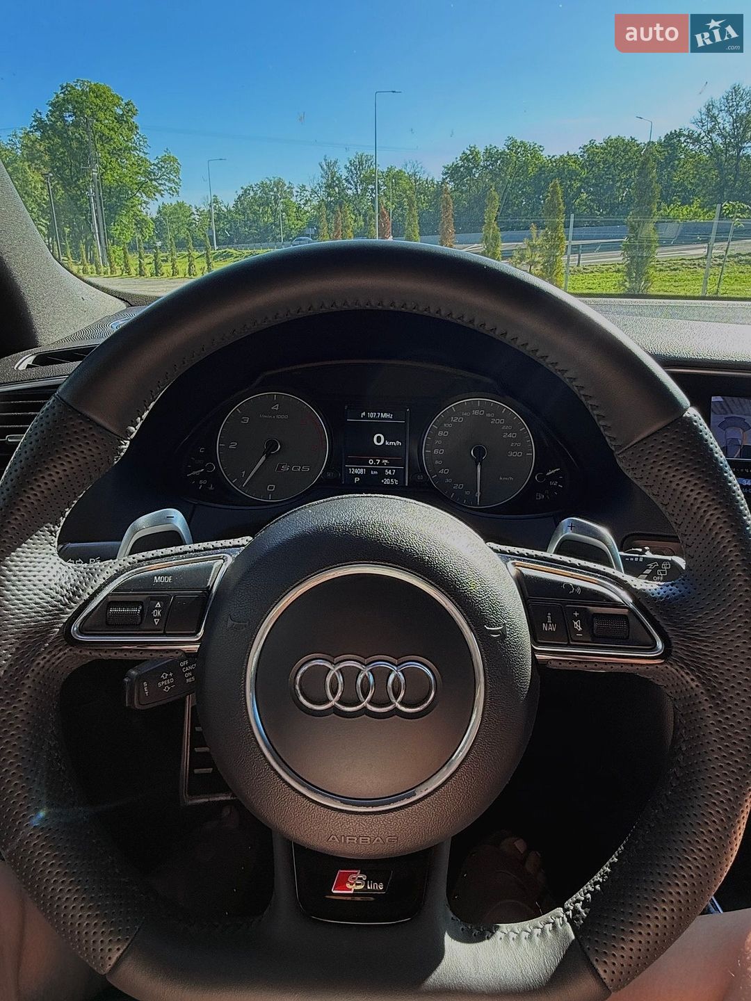 Audi SQ5 2015 VIN WAUZZZ8R0FA147679 фото оголошення 11 з 28